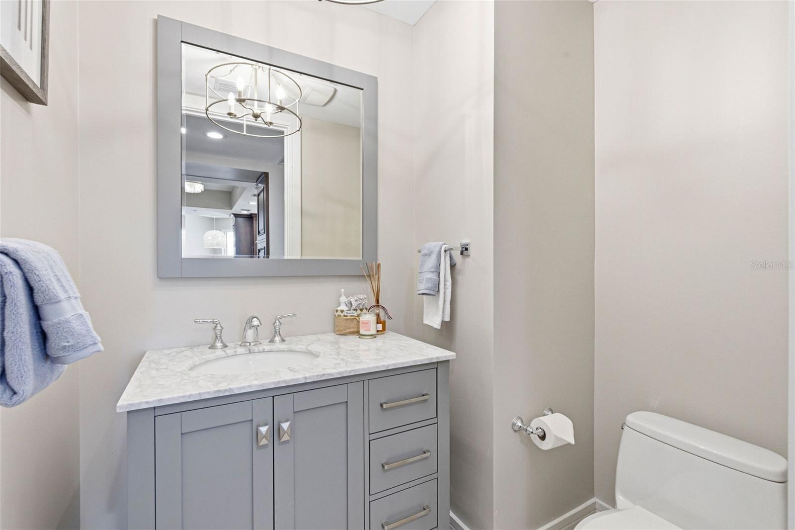 Image 26 of 44 For 300 Beach Drive Ne 1004