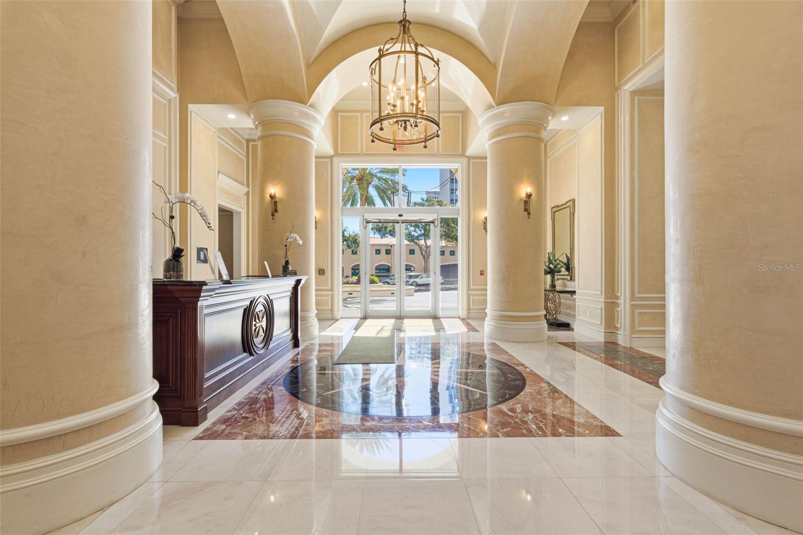 Image 39 of 44 For 300 Beach Drive Ne 1004