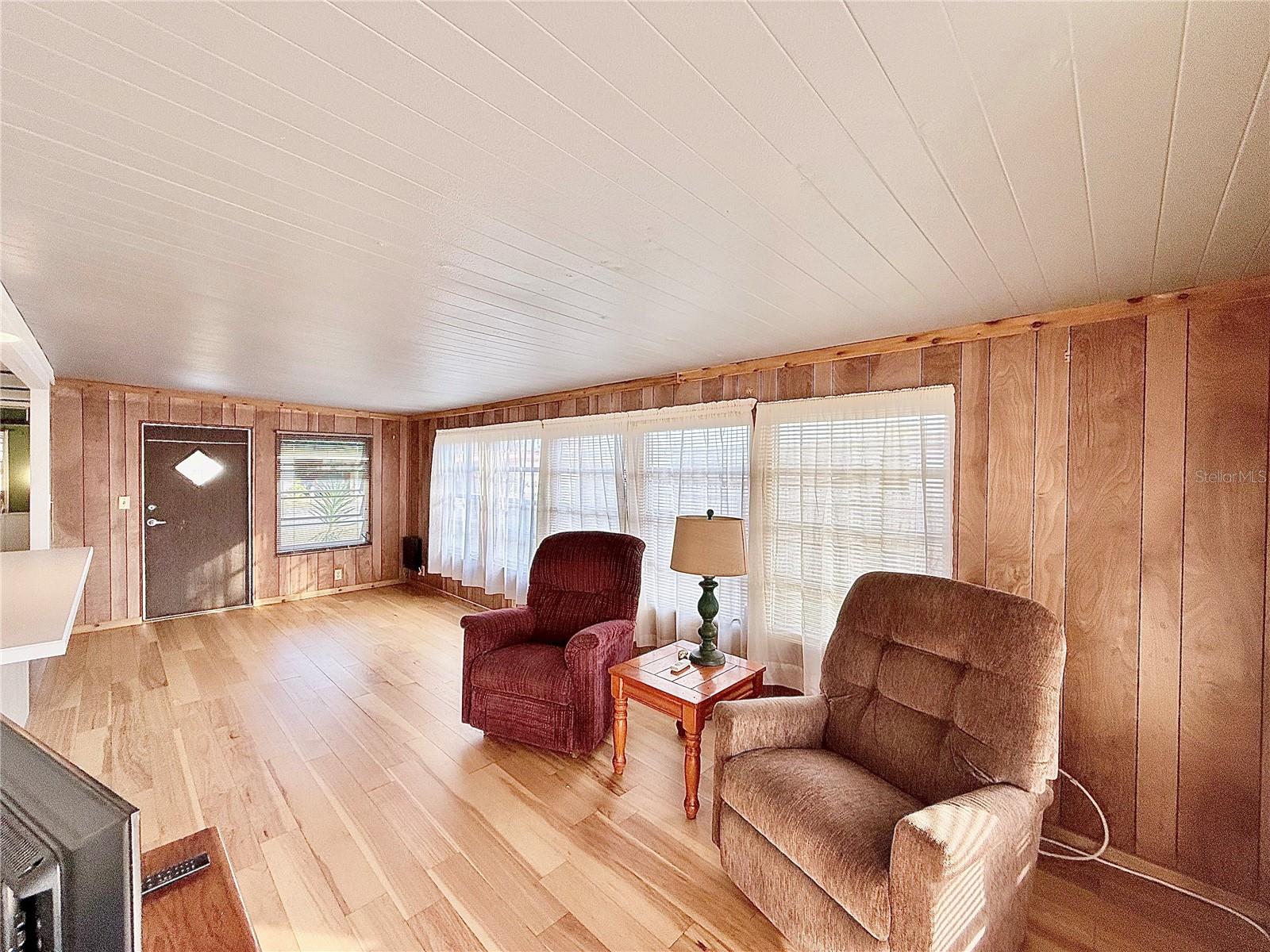 Image 16 of 35 For 1909 Lullaby Drive