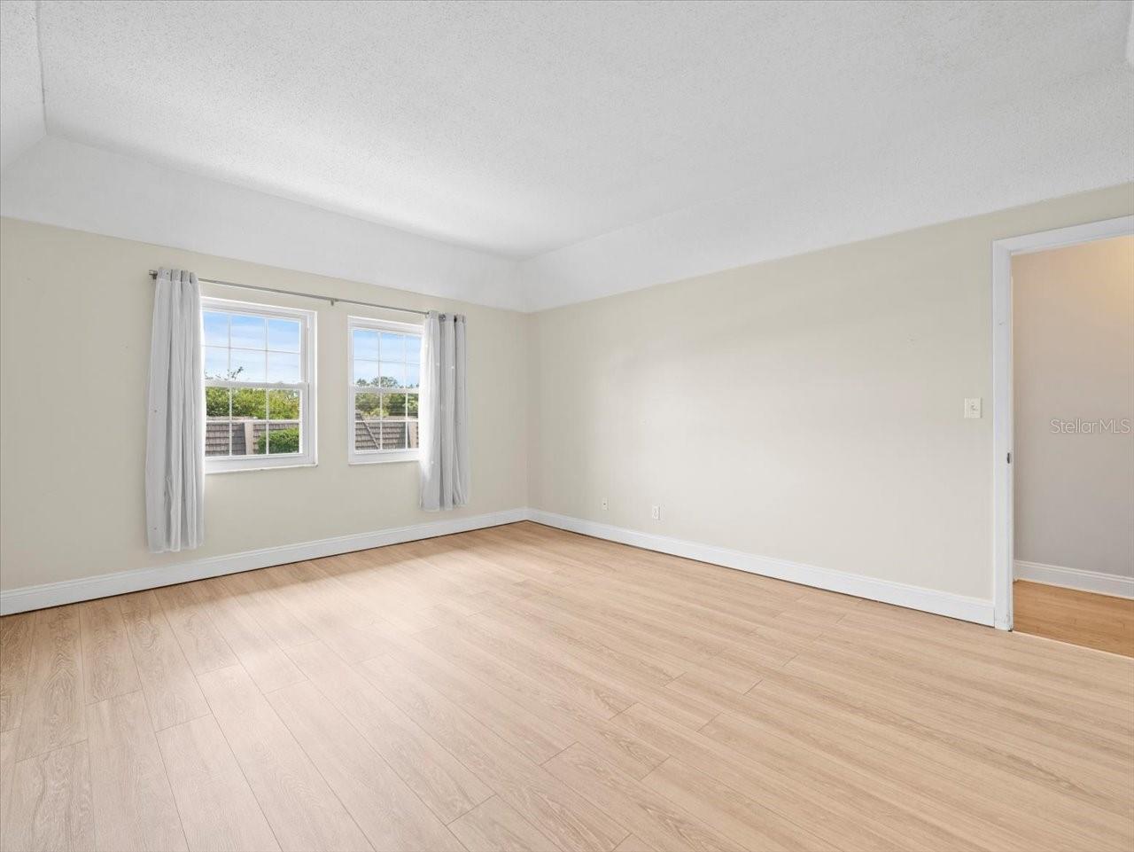 Image 21 of 35 For 1503 Cordova Green