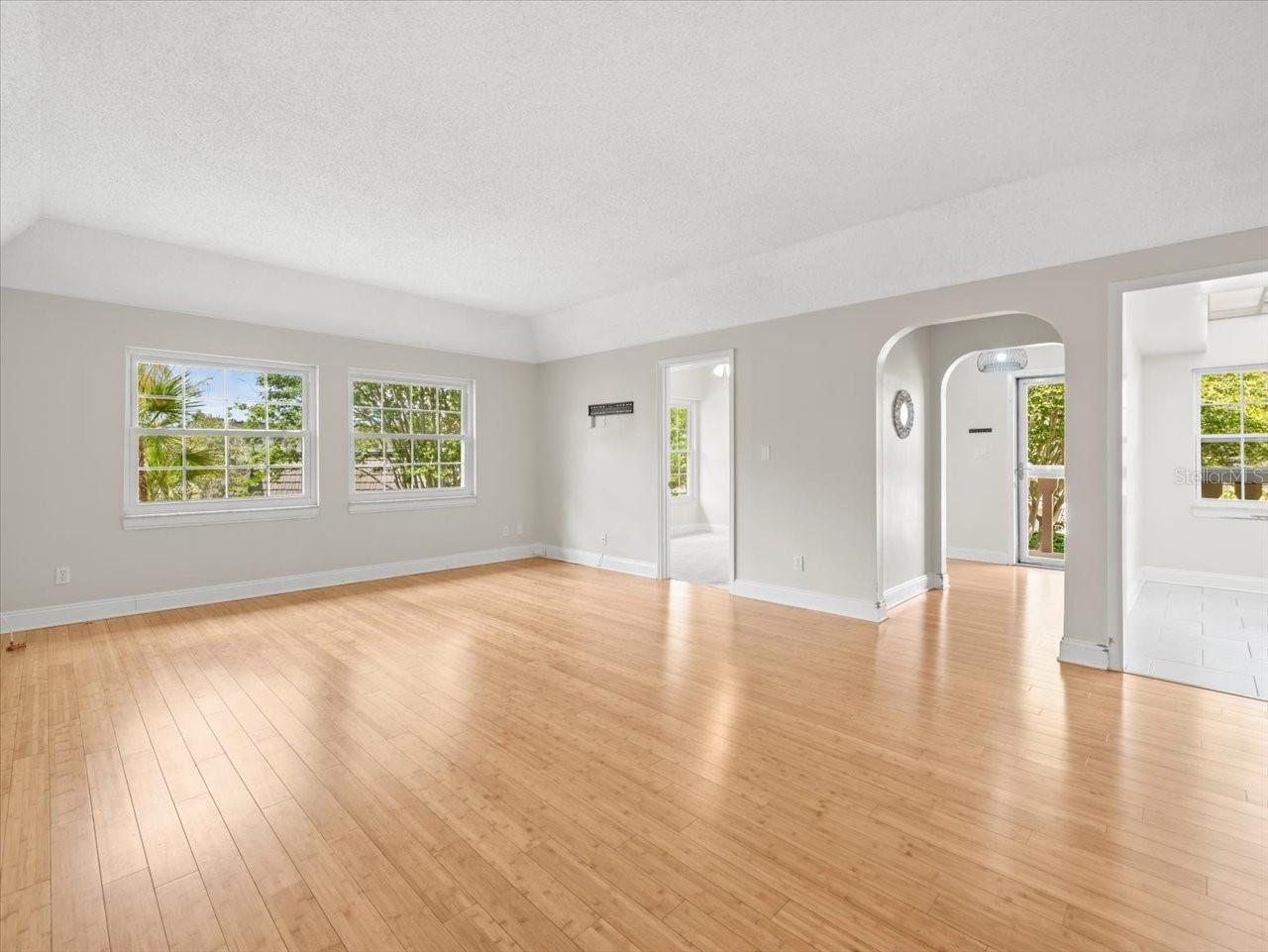 Image 7 of 35 For 1503 Cordova Green