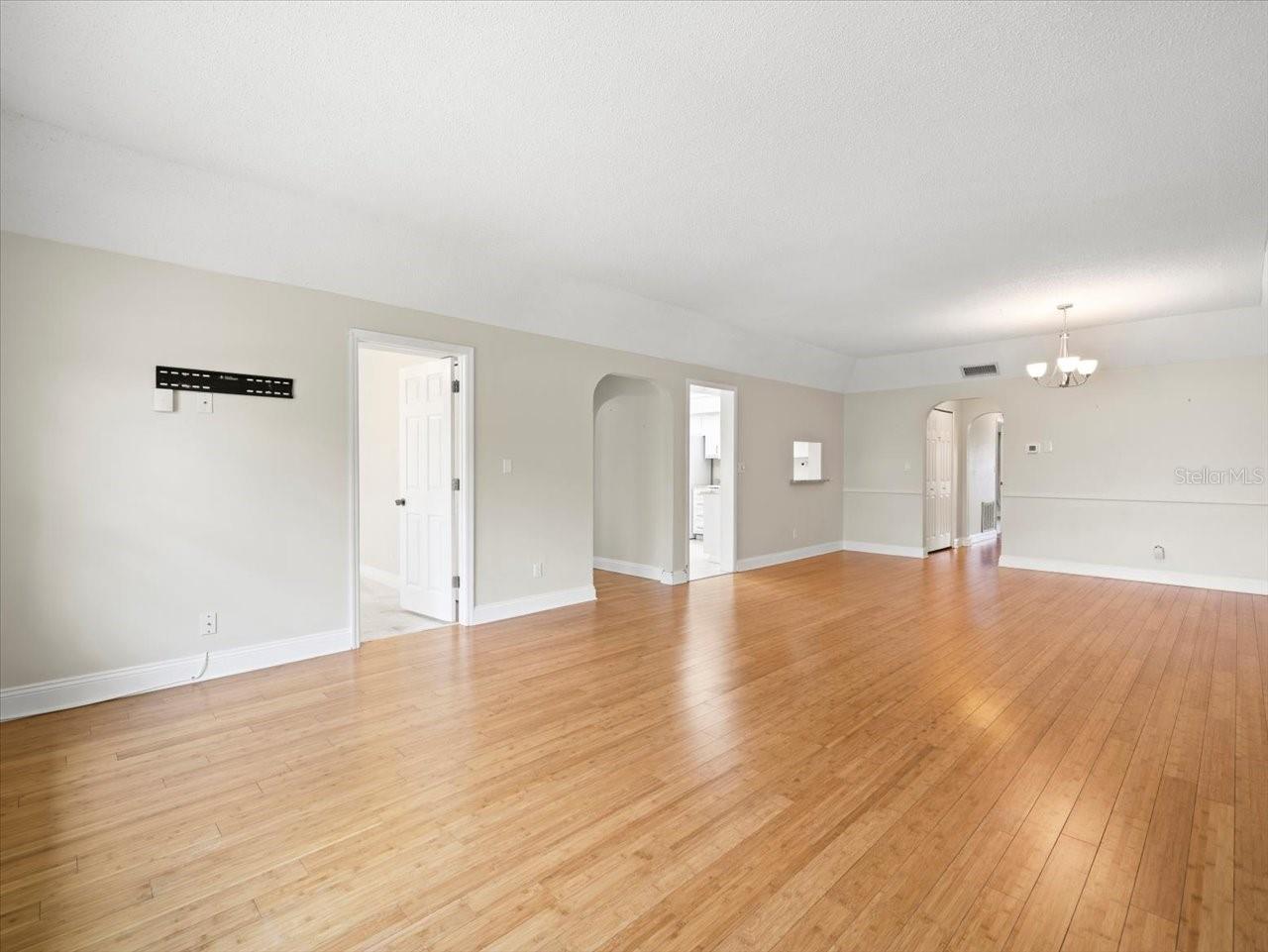 Image 8 of 35 For 1503 Cordova Green