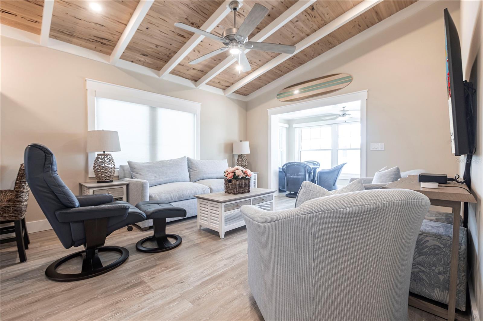 Image 3 of 19 For 6020 Midnight Pass Road 39