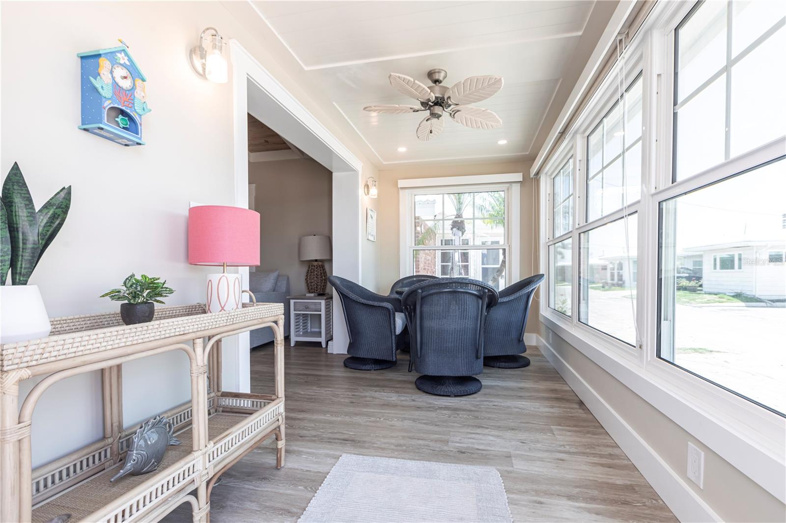 Image 4 of 19 For 6020 Midnight Pass Road 39