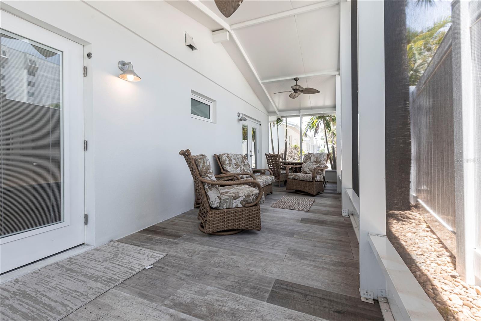 Image 7 of 19 For 6020 Midnight Pass Road 39