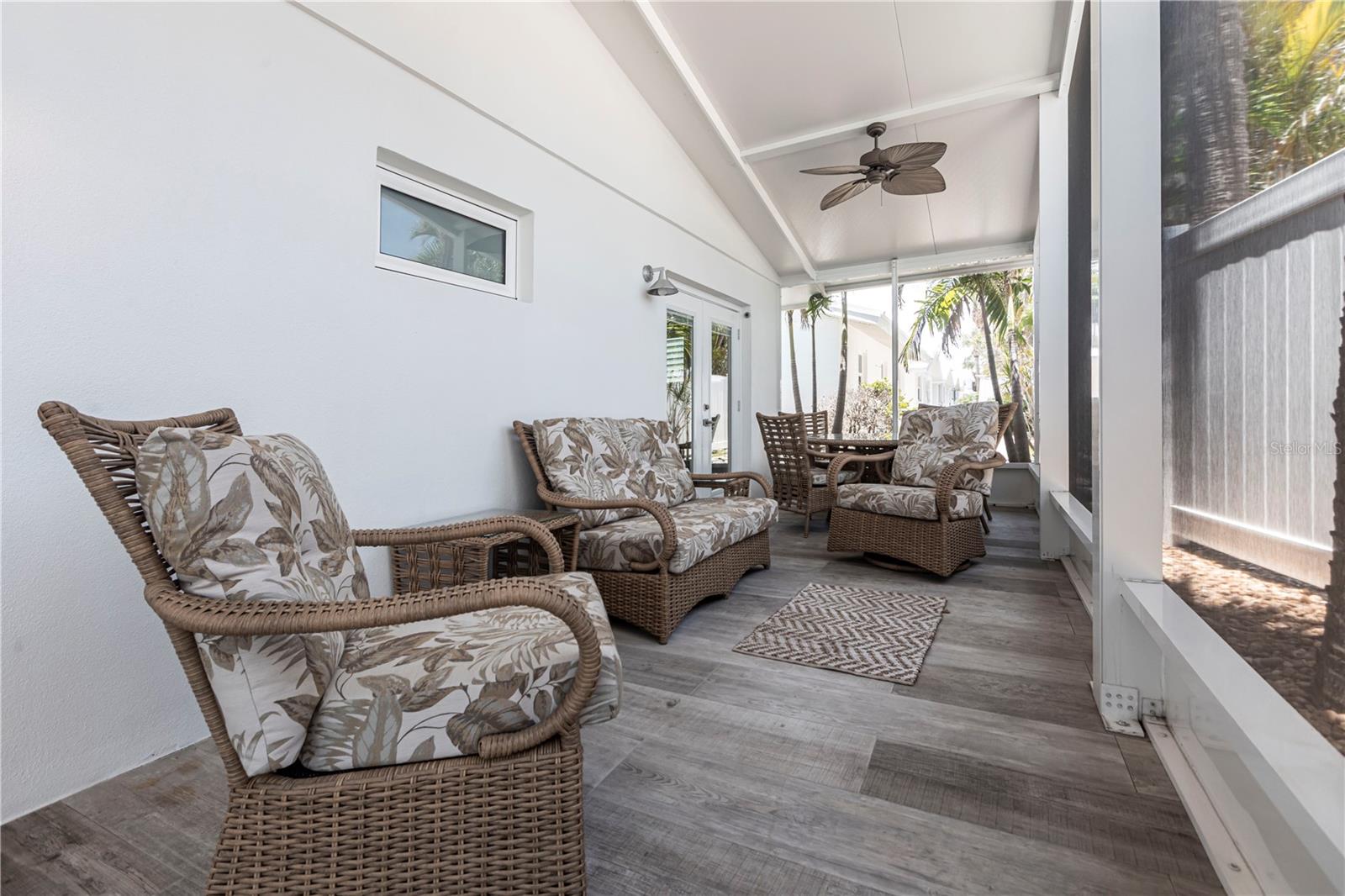 Image 8 of 19 For 6020 Midnight Pass Road 39