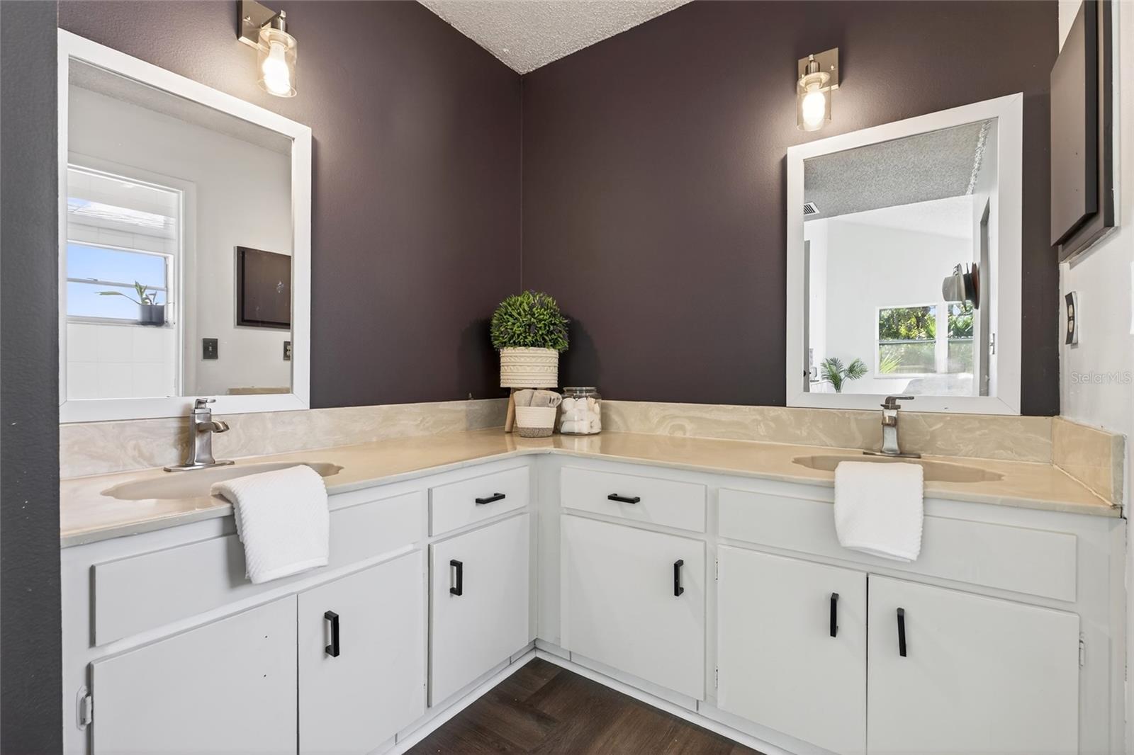 Image 40 of 57 For 4712 Fox Hunt Drive