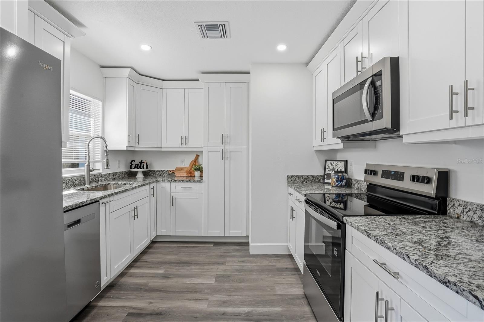 Image 16 of 46 For 114 Connie Avenue