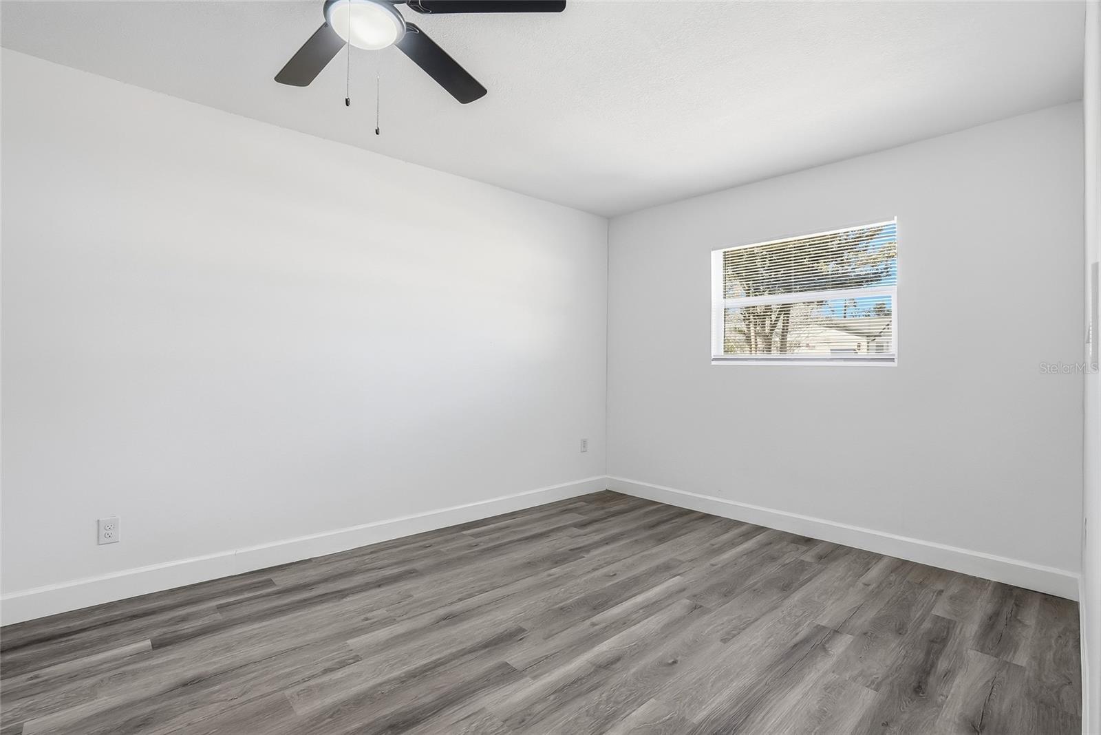 Image 21 of 46 For 114 Connie Avenue