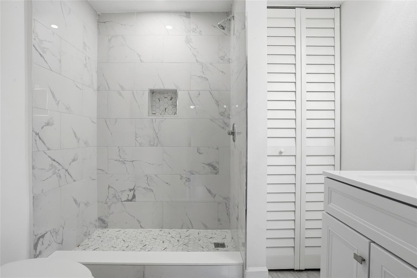 Image 24 of 46 For 114 Connie Avenue