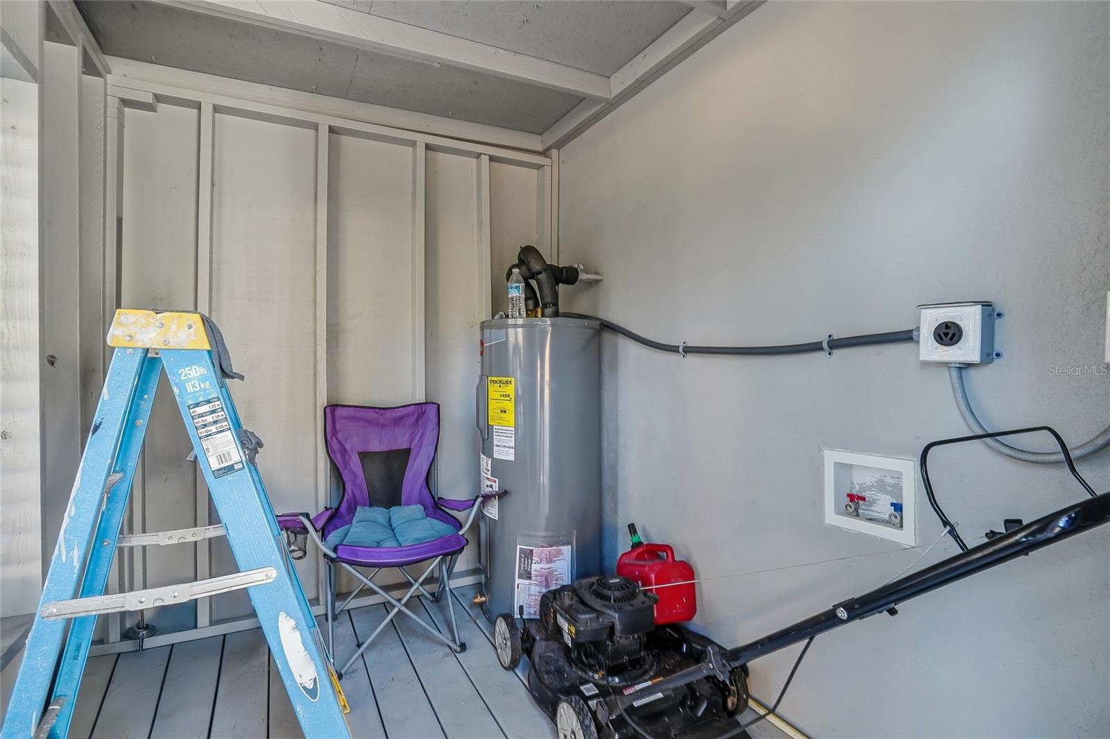 Image 34 of 46 For 114 Connie Avenue