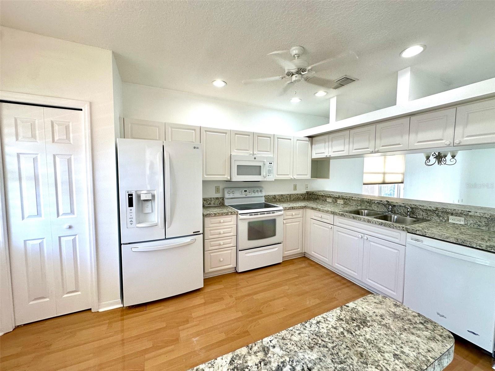 Image 4 of 25 For 1420 Water View Drive W 201