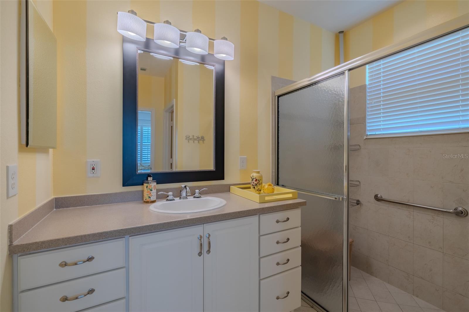 Image 32 of 80 For 16130 Amethyst Key Drive