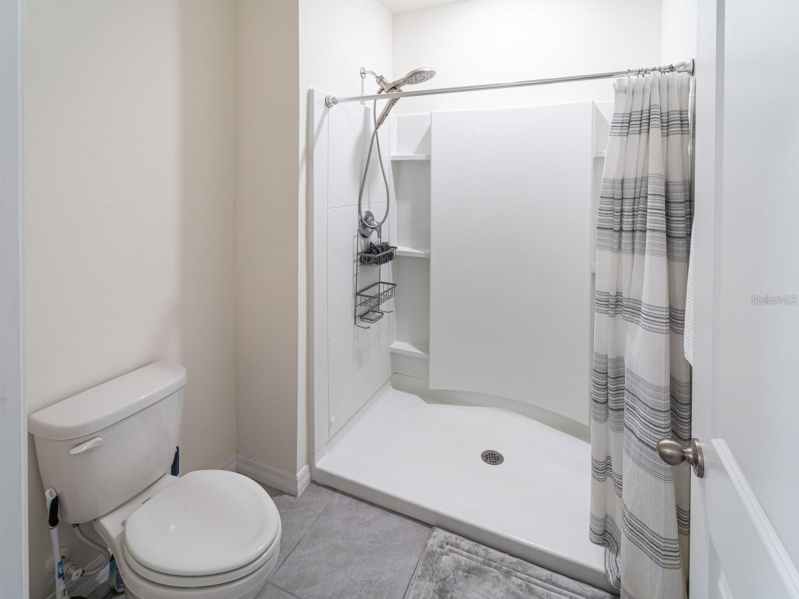 Image 18 of 24 For 2910 Boxwood Grove Row