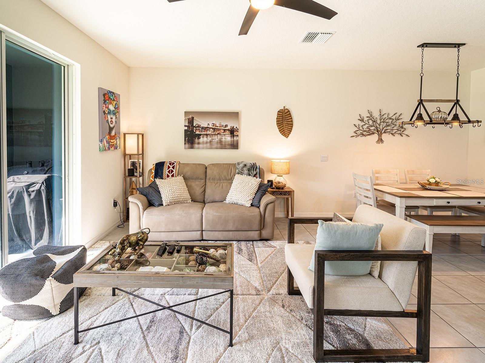 Image 3 of 24 For 2910 Boxwood Grove Row