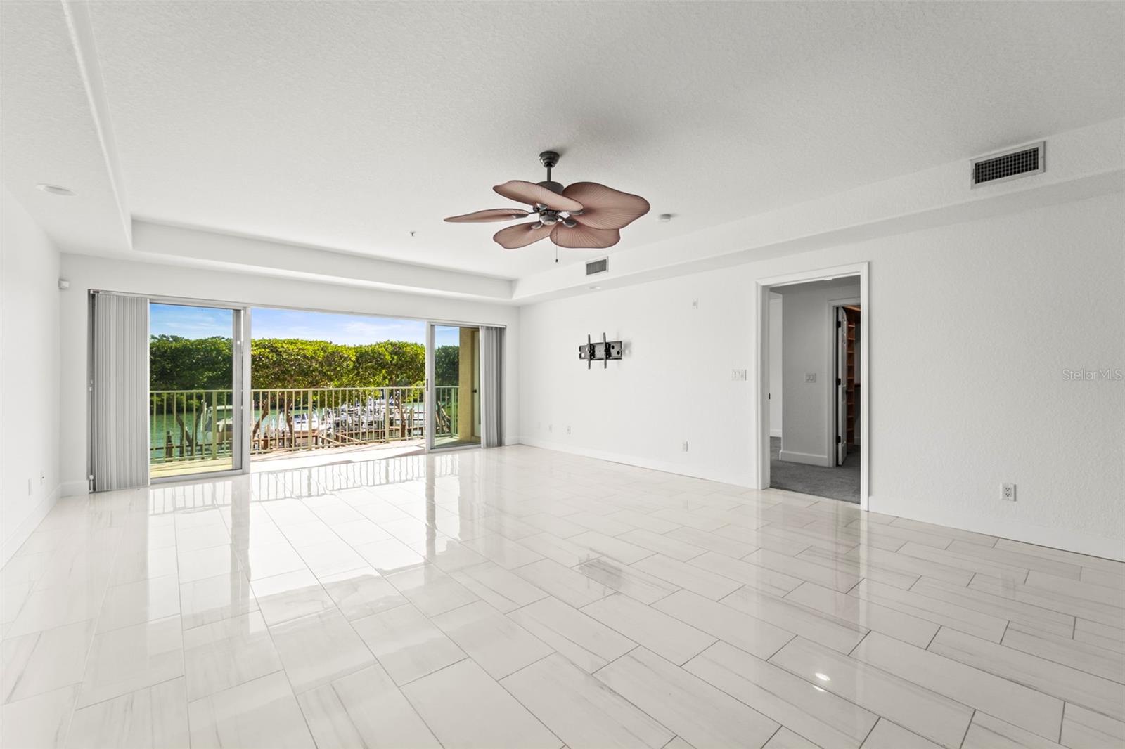 Image 18 of 62 For 1645 Pinellas Bayway S B2