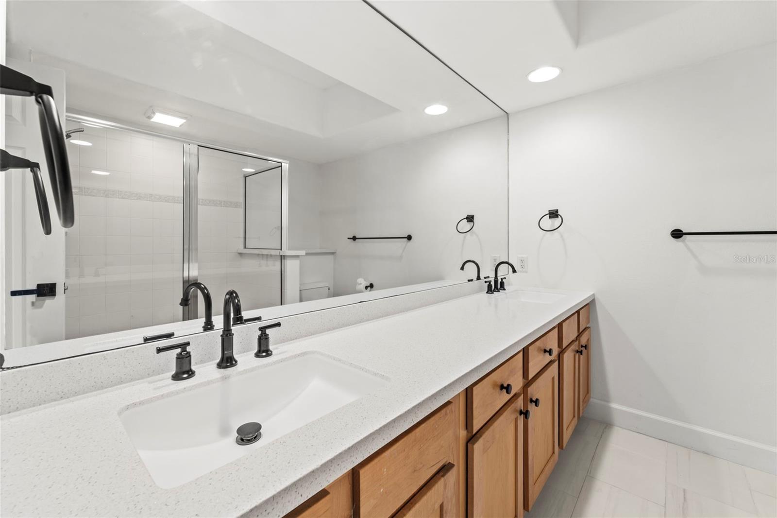 Image 35 of 62 For 1645 Pinellas Bayway S B2