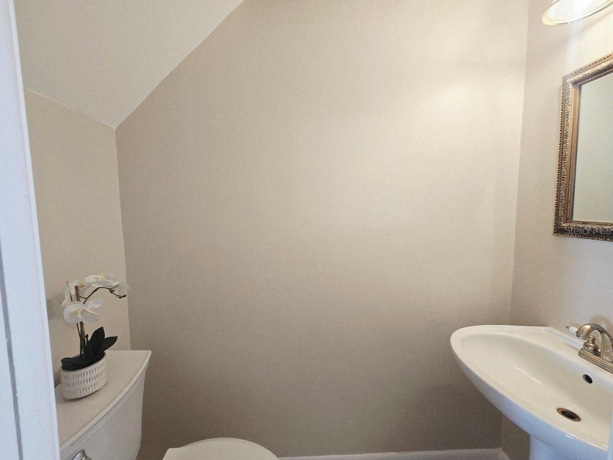 Listing photo id 11 for 12668 Castle Hill Drive