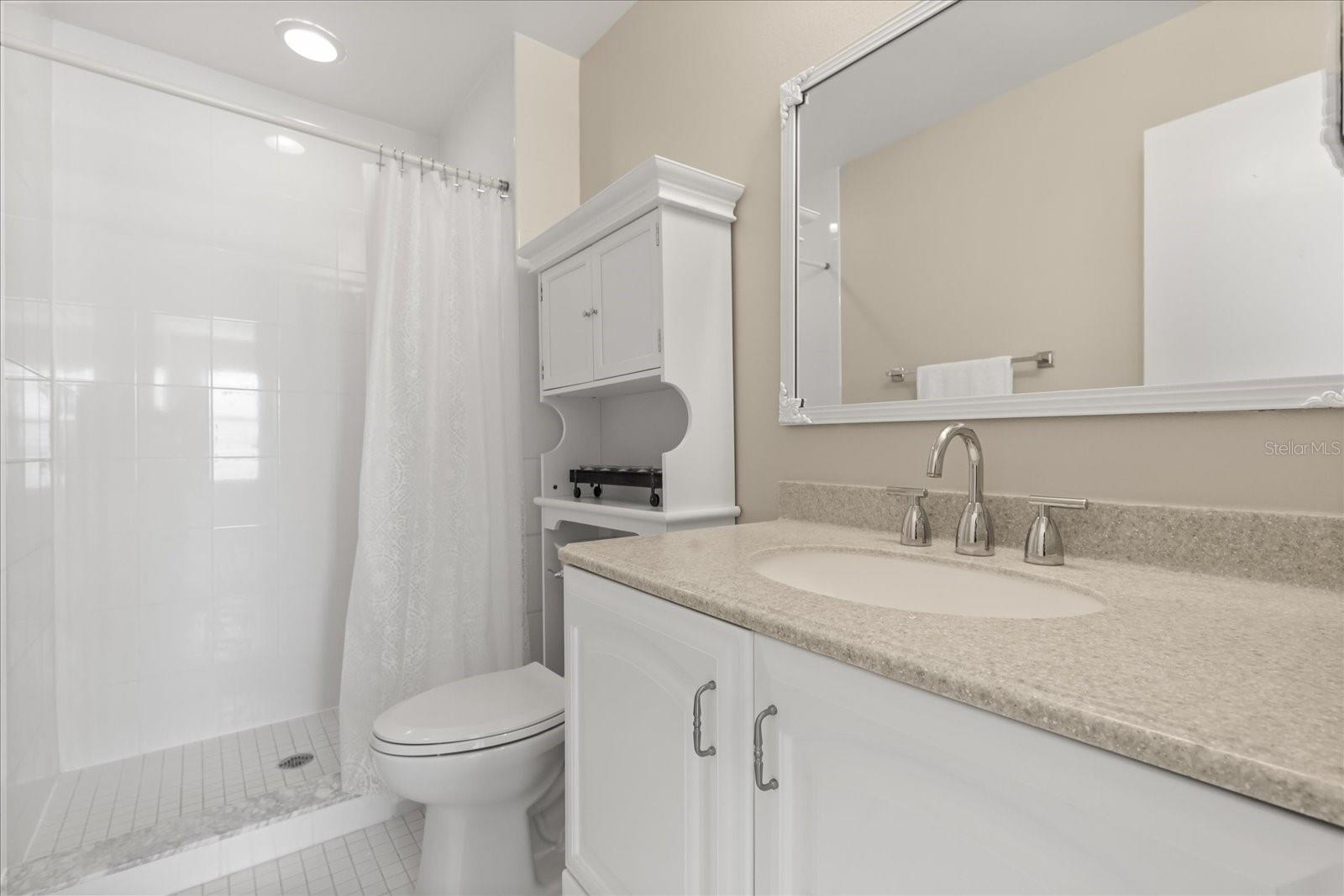 Listing photo id 14 for 12668 Castle Hill Drive