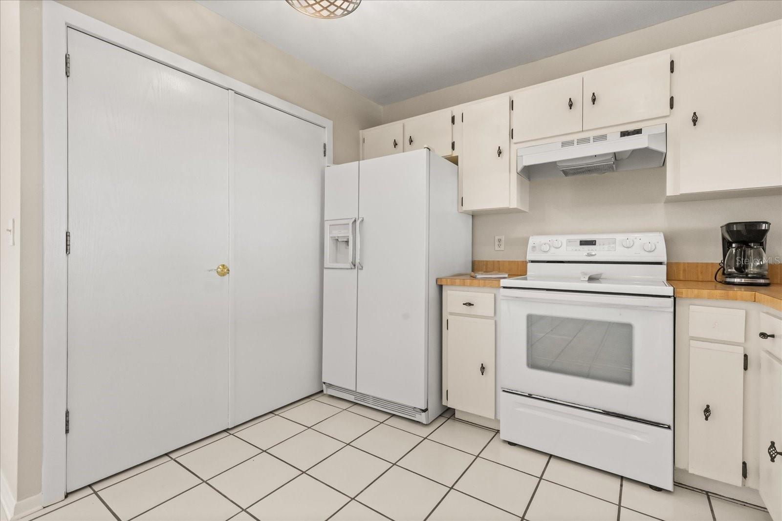 Listing photo id 6 for 12668 Castle Hill Drive