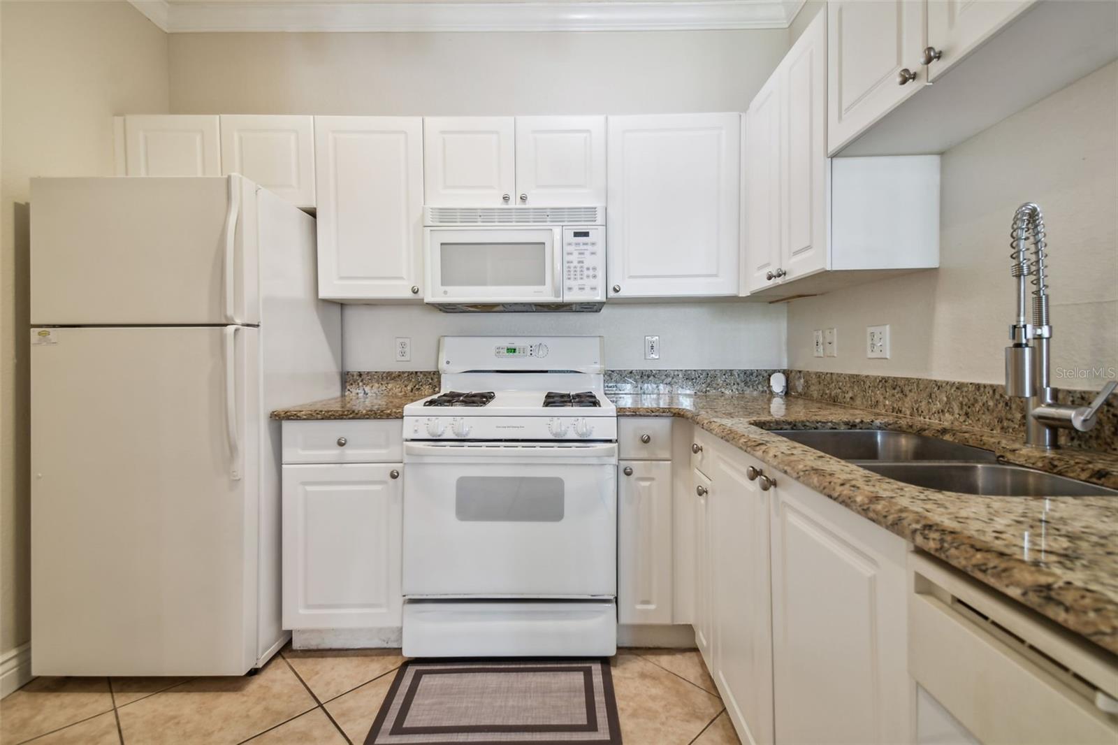 Image 21 of 33 For 2705 Via Murano 116