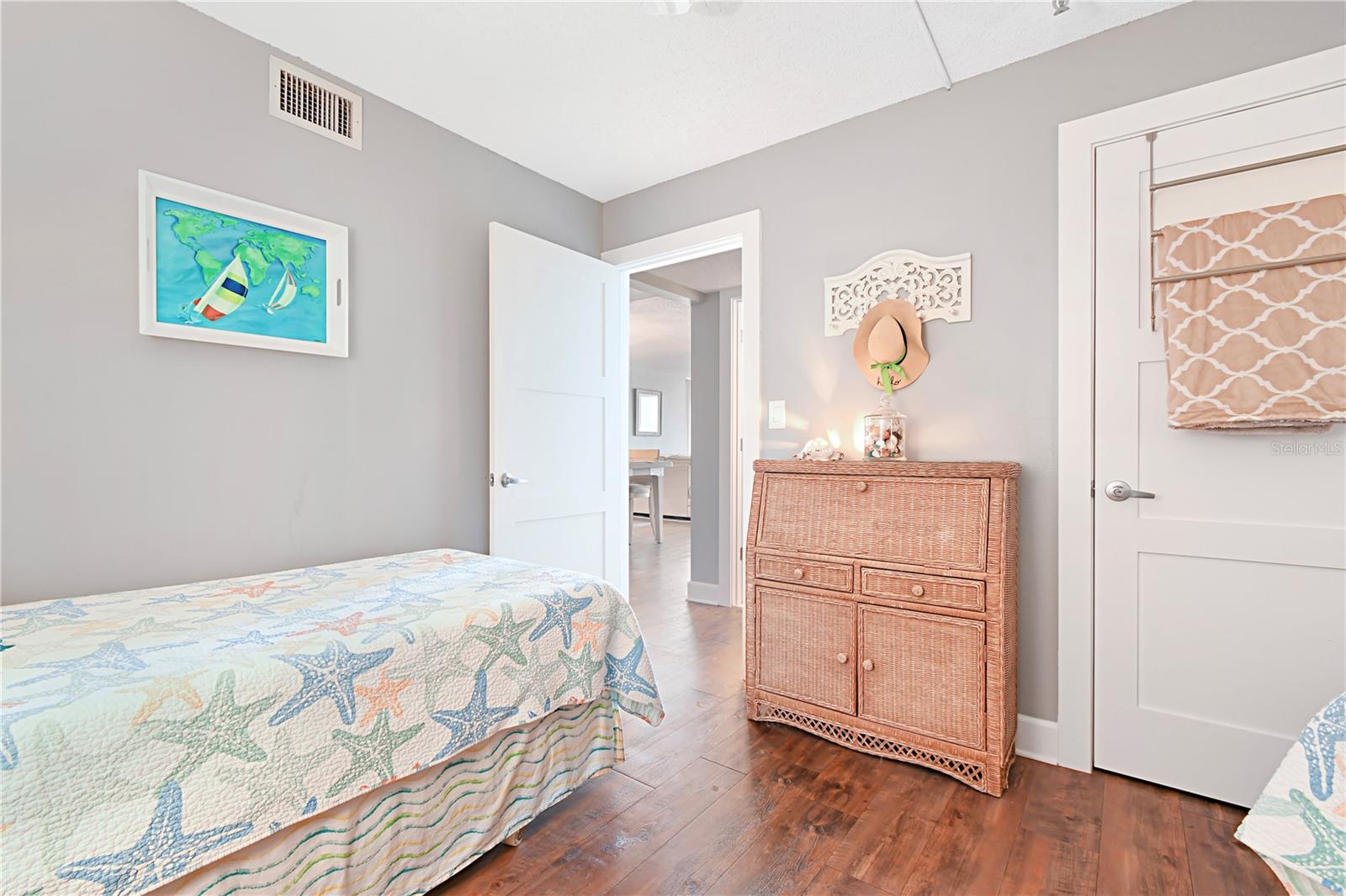 Image 25 of 41 For 15316 Gulf Boulevard 402