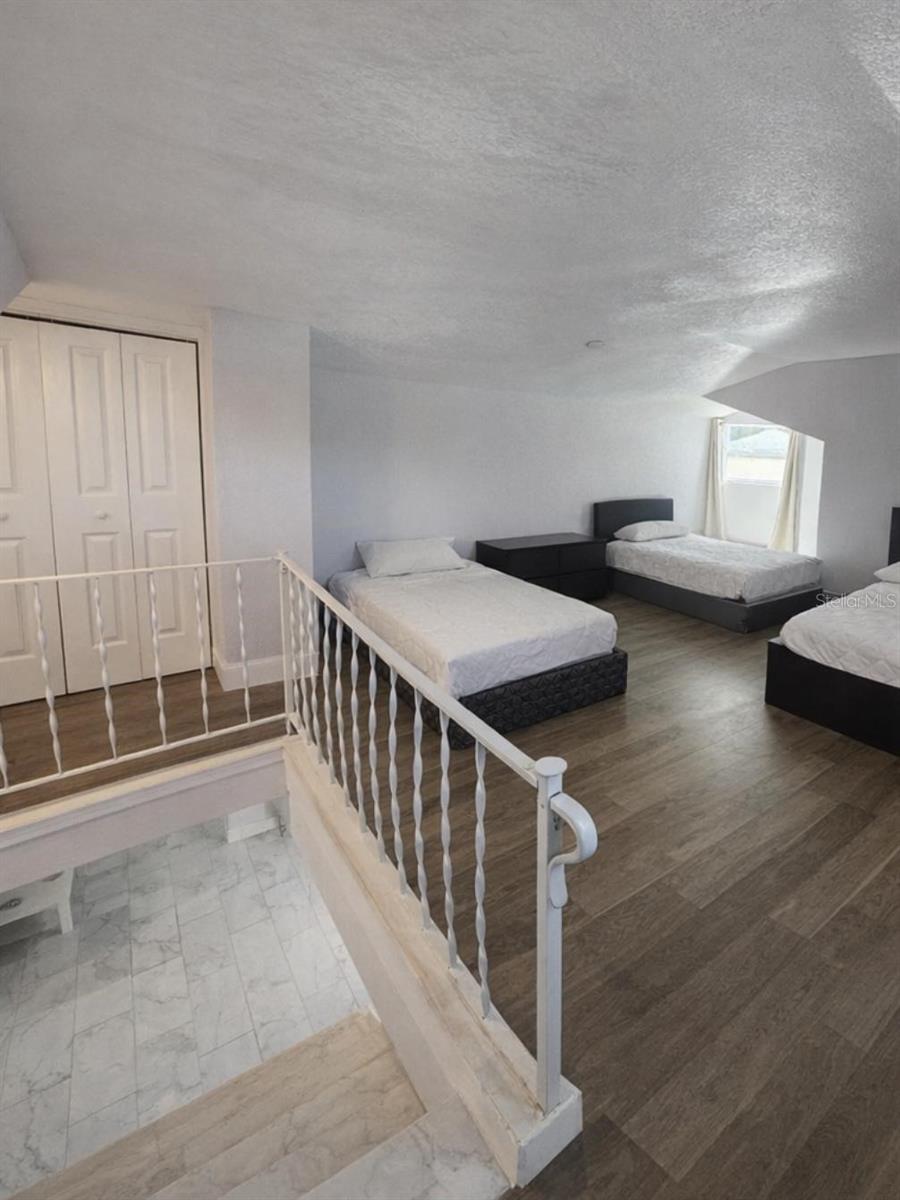 Image 22 of 46 For 10805 Desoto Road