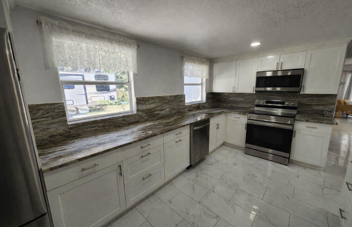 Image 26 of 46 For 10805 Desoto Road