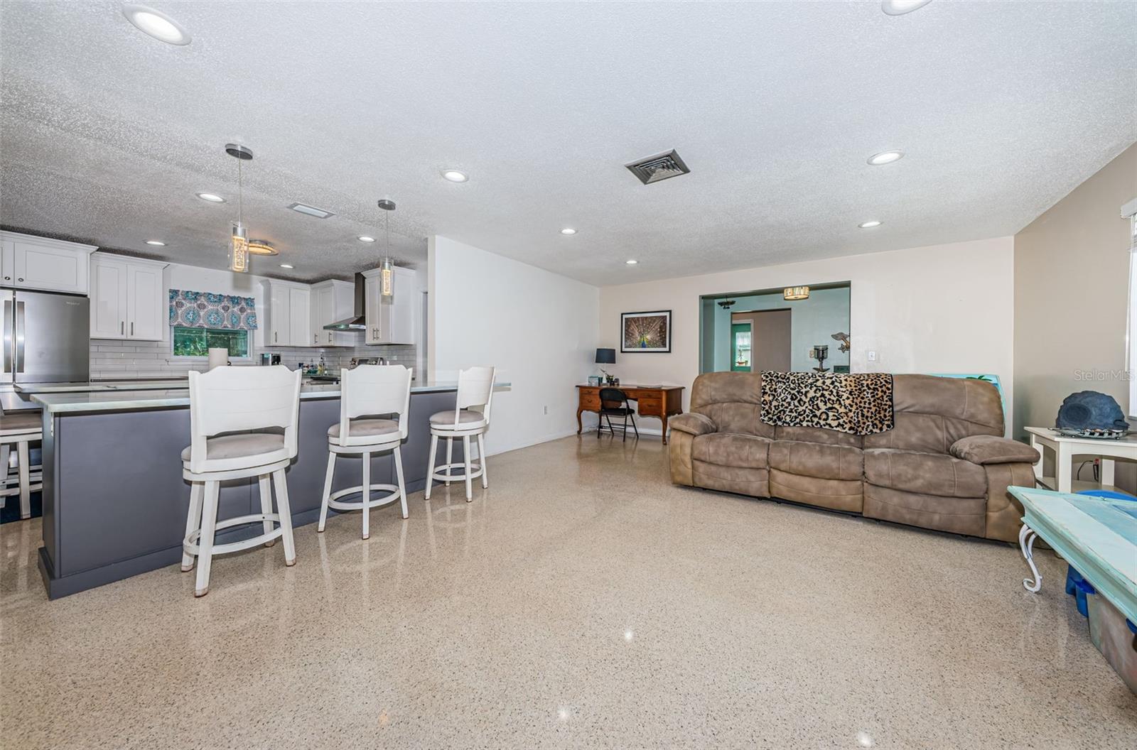 Image 5 of 43 For 2015 Park Street N