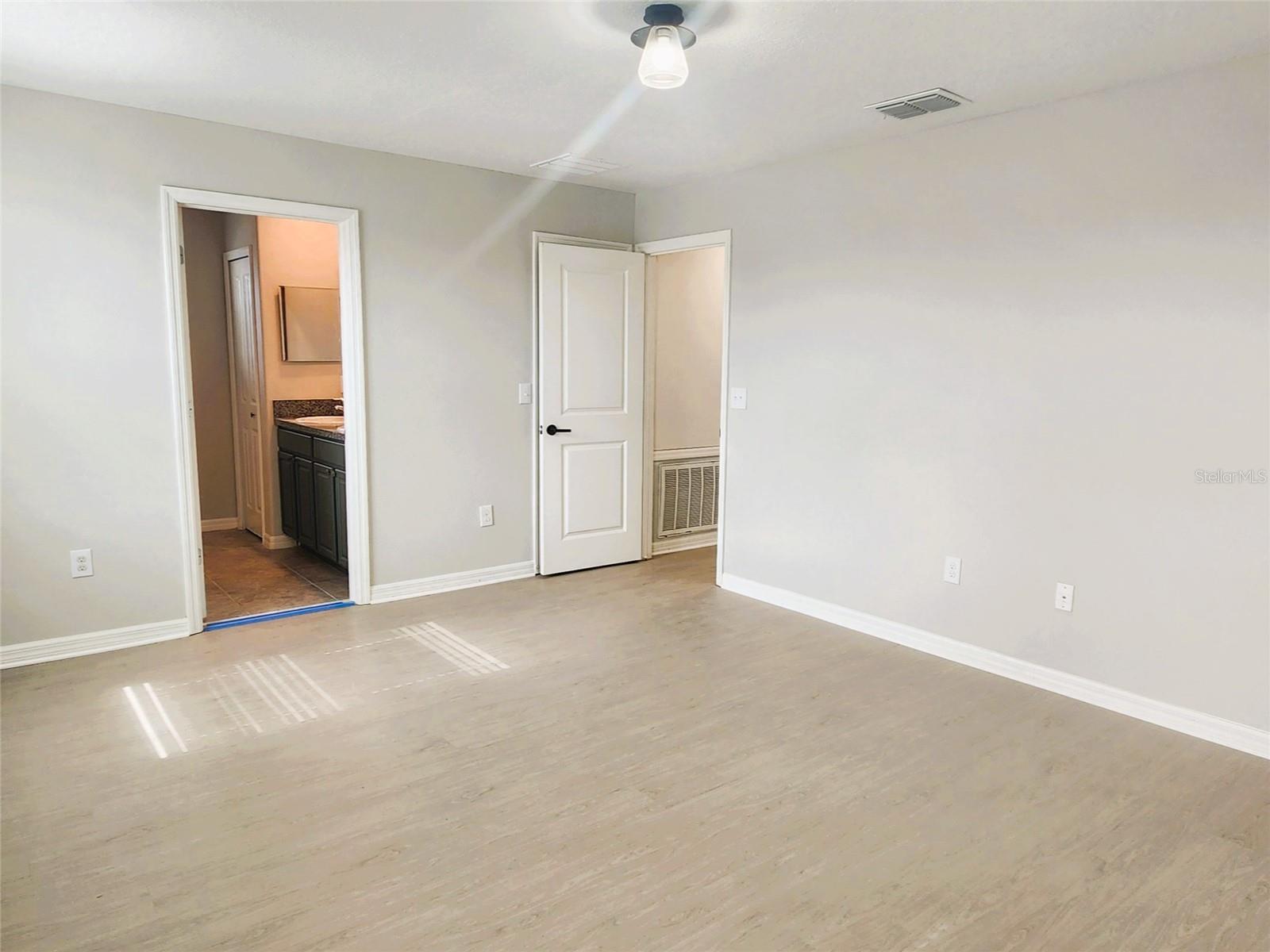 Image 15 of 30 For 7407 Evening Primrose Court