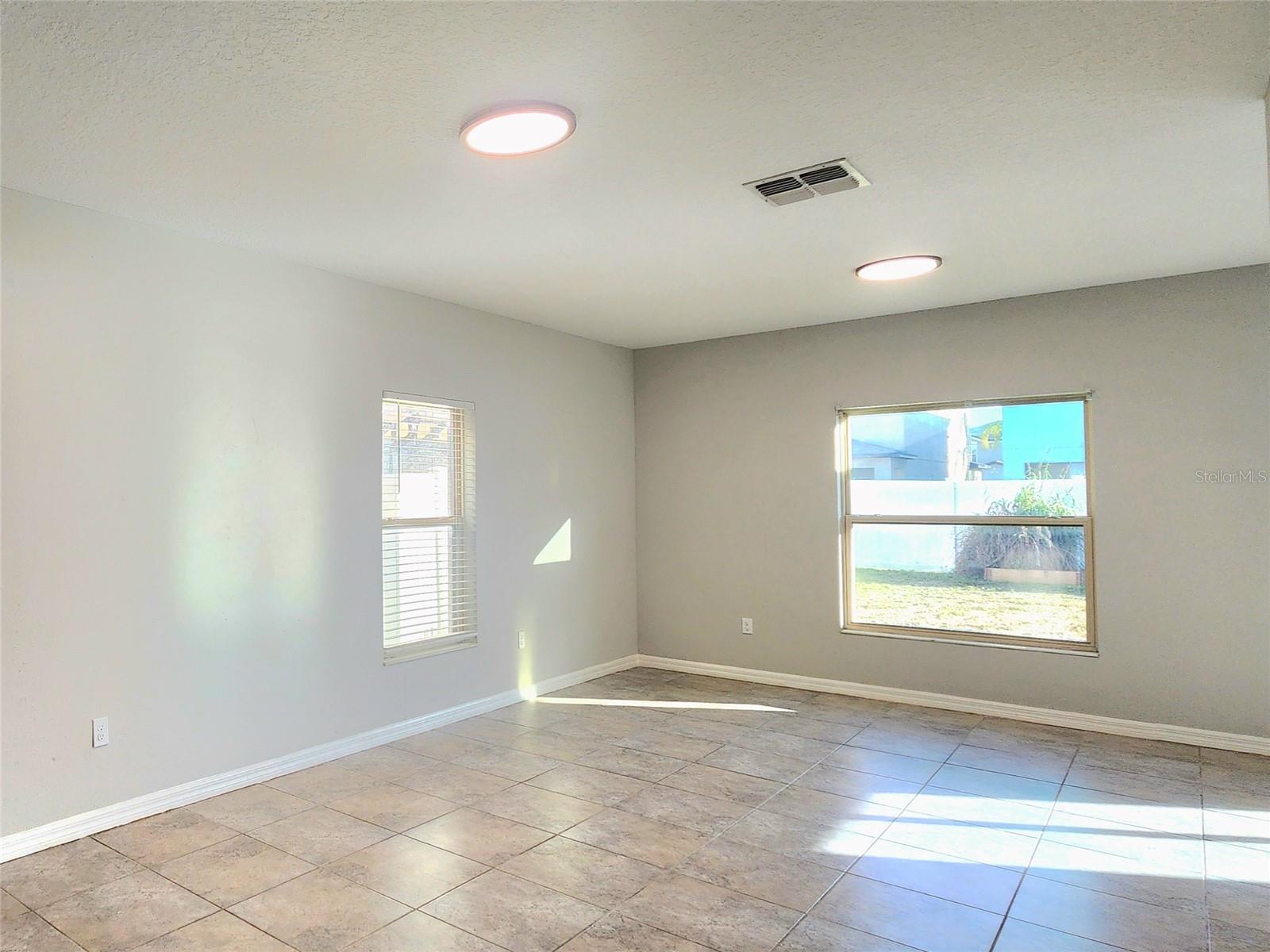 Image 4 of 30 For 7407 Evening Primrose Court