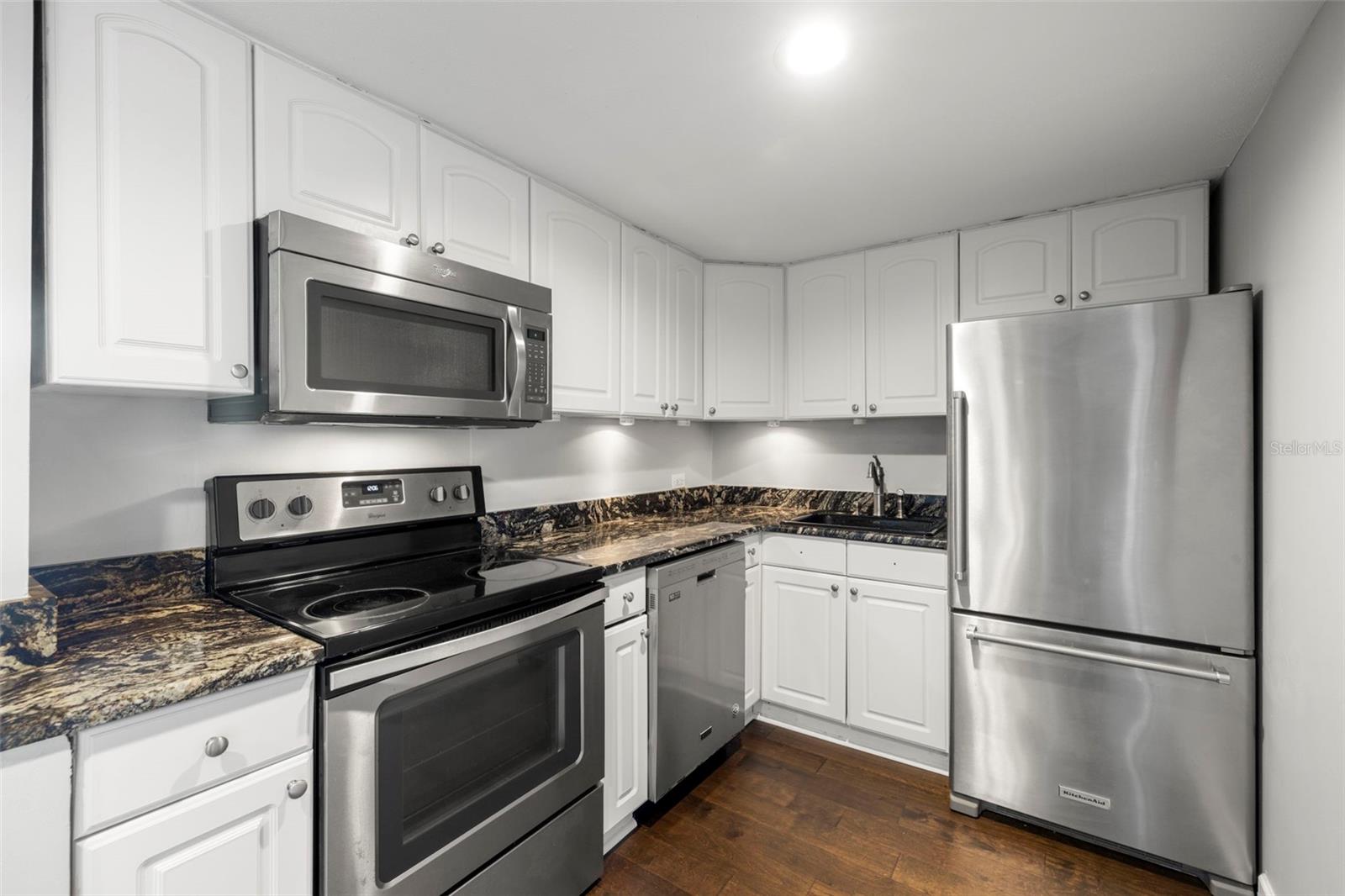 Image 9 of 26 For 4015 Bayshore Boulevard 10d