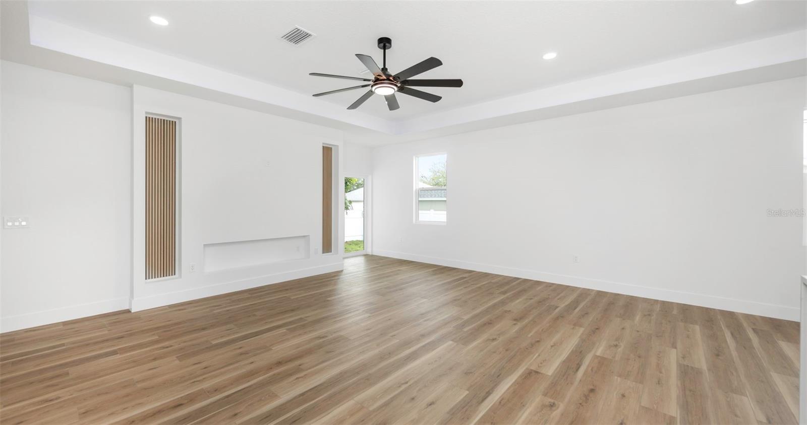 Image 14 of 44 For 303 Archimedes Street