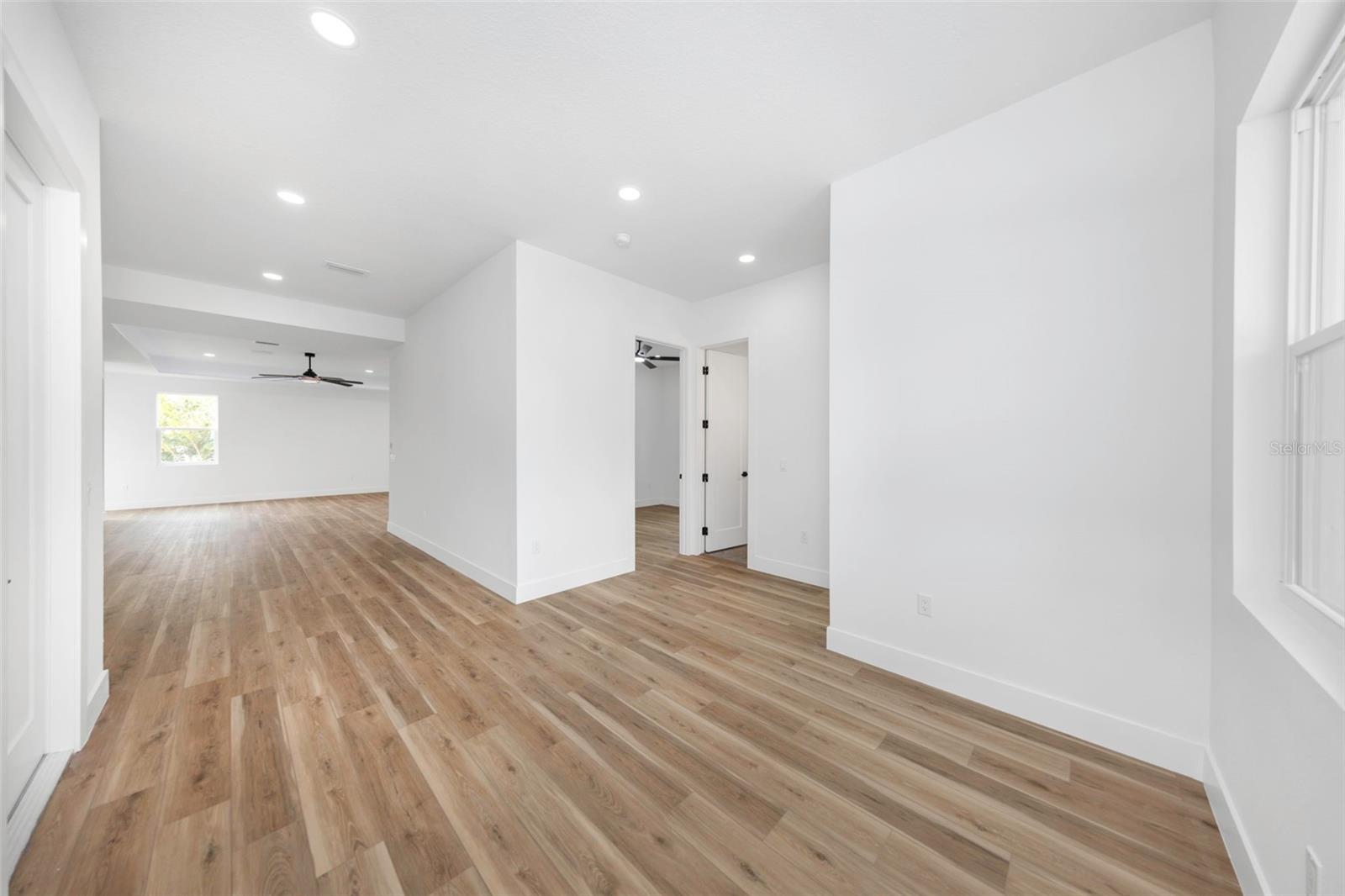 Image 21 of 44 For 303 Archimedes Street