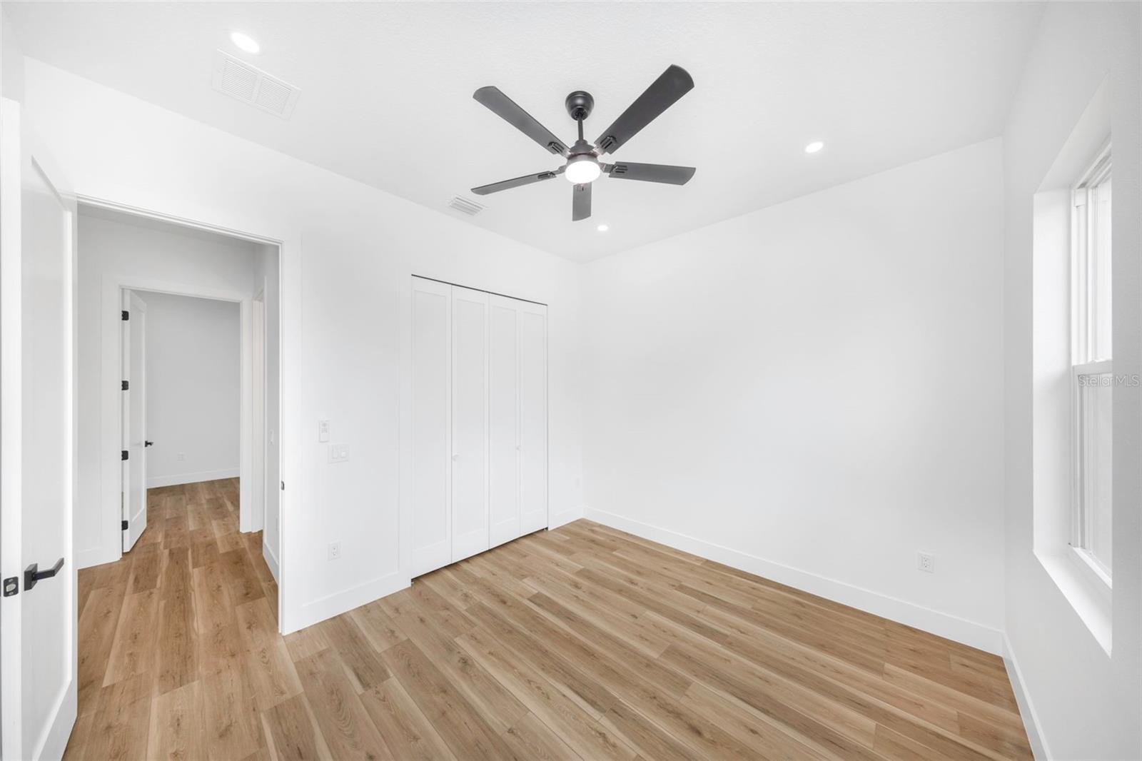 Image 22 of 44 For 303 Archimedes Street