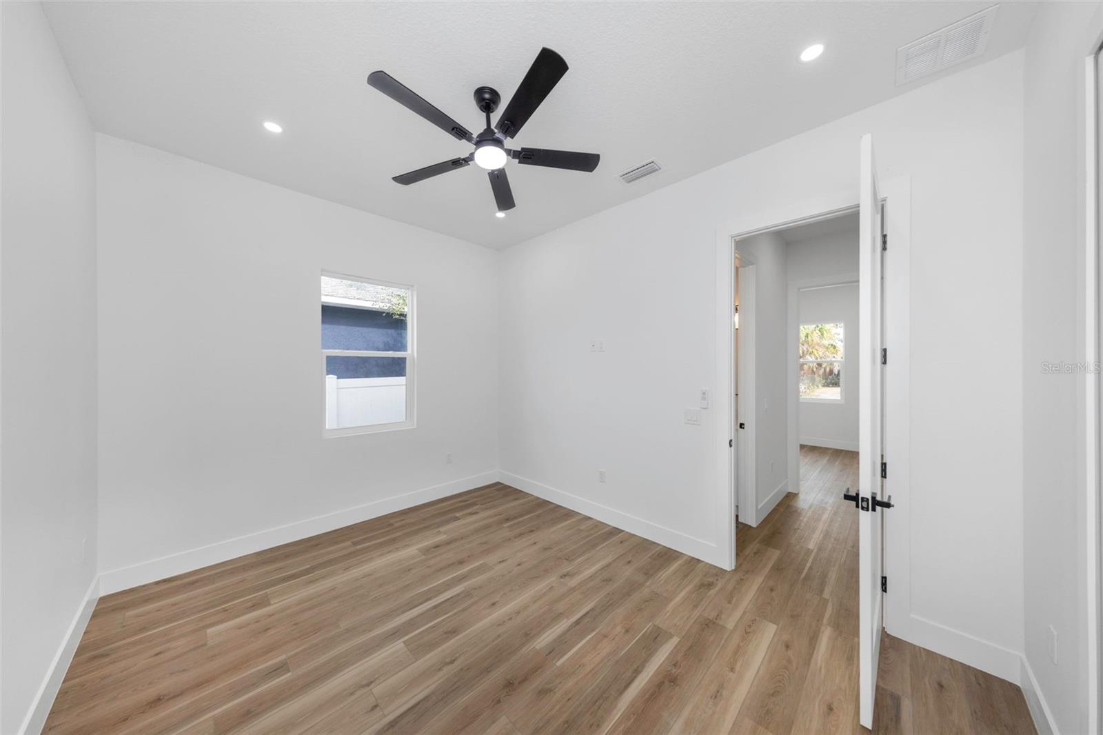 Image 29 of 44 For 303 Archimedes Street