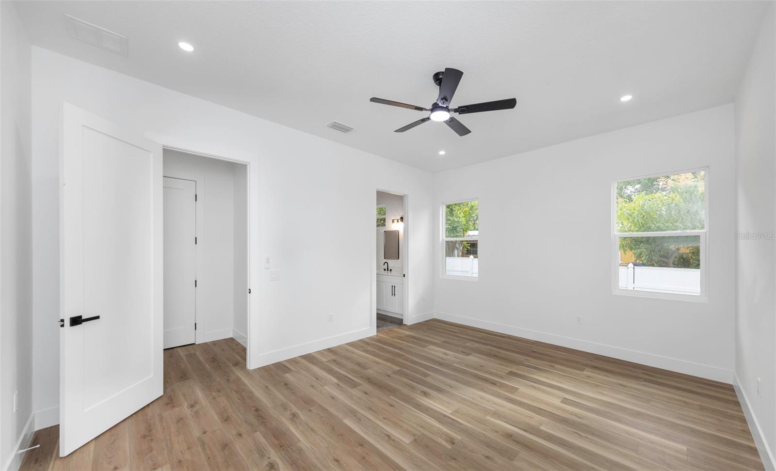 Image 31 of 44 For 303 Archimedes Street