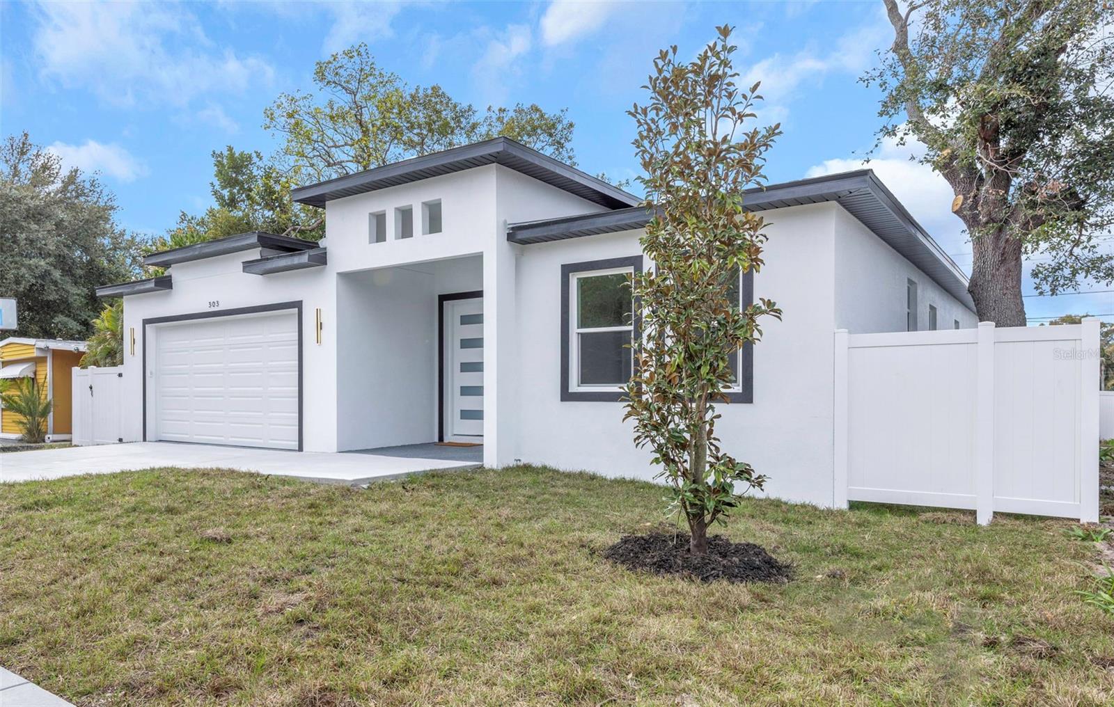 Image 43 of 44 For 303 Archimedes Street