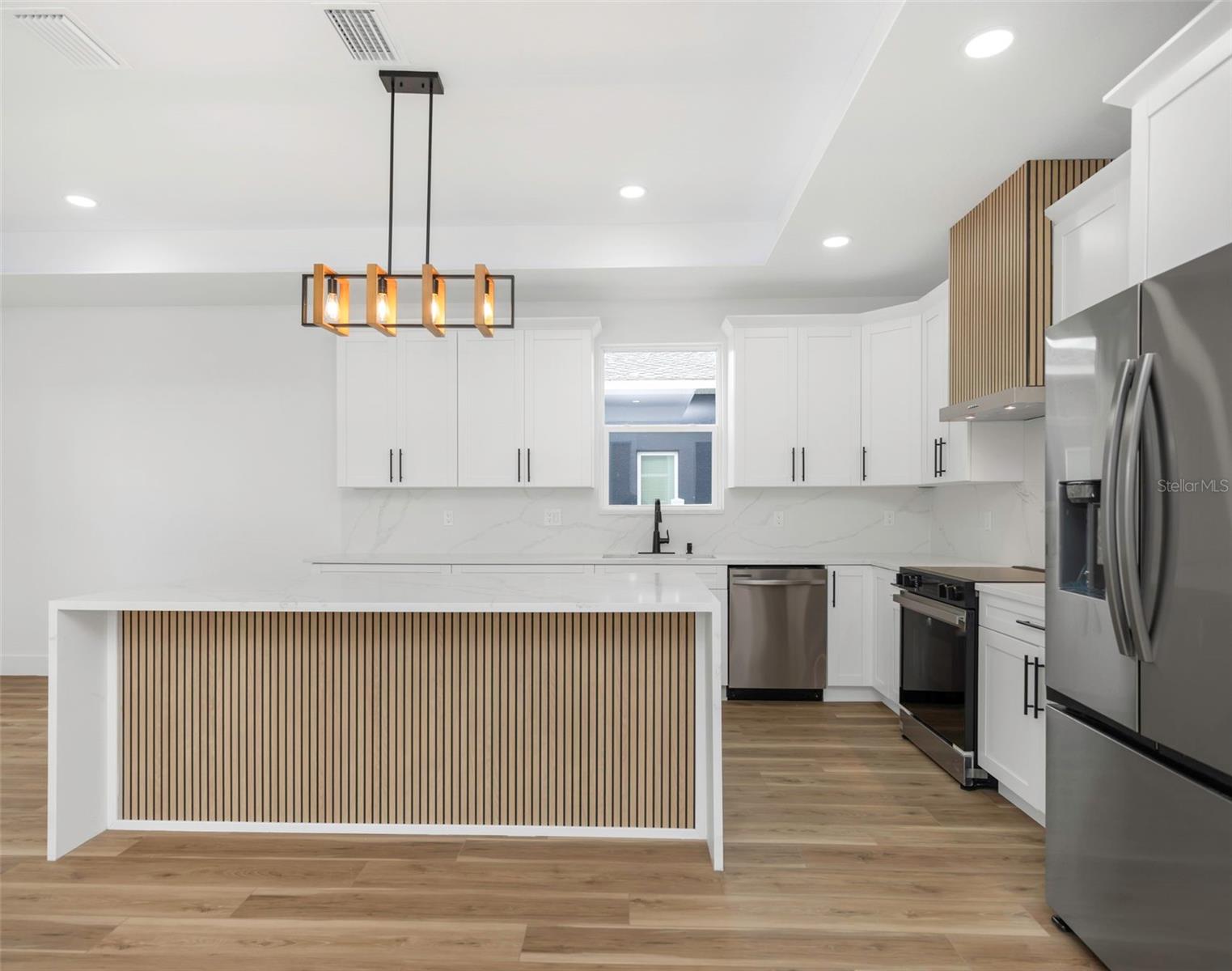 Image 9 of 44 For 303 Archimedes Street