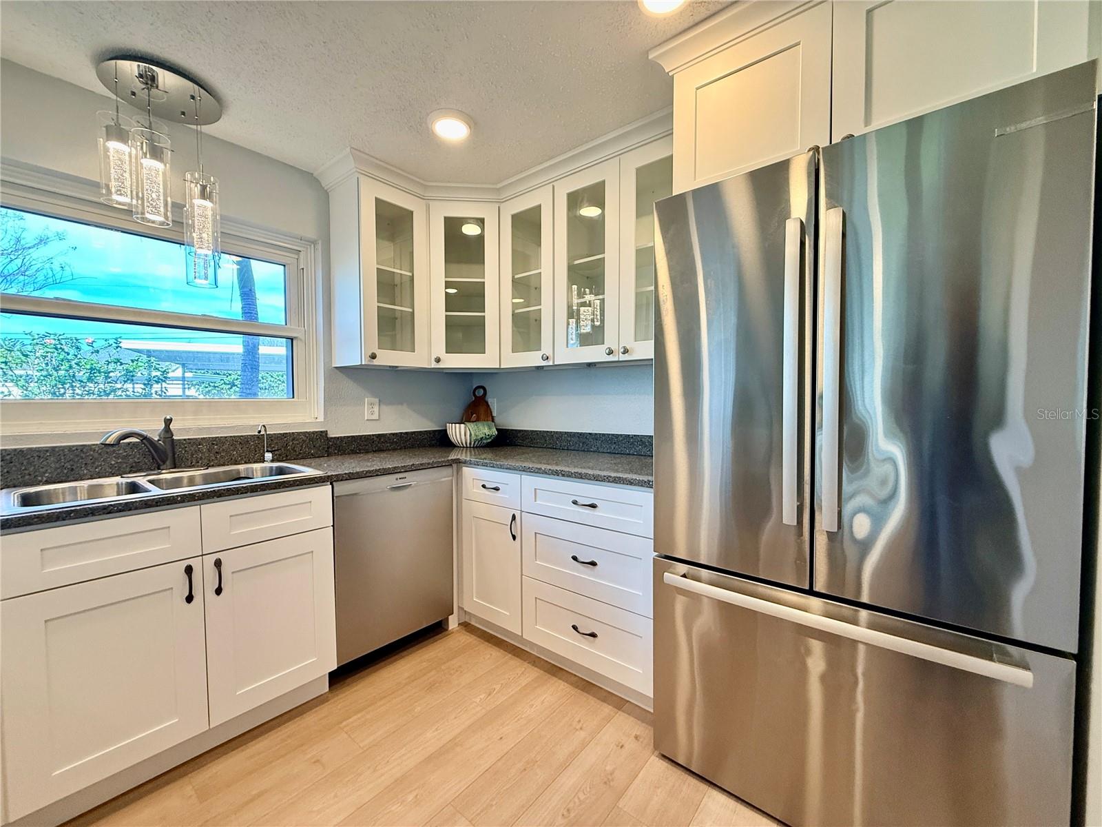 Image 10 of 47 For 3203 Landmark Drive 2105