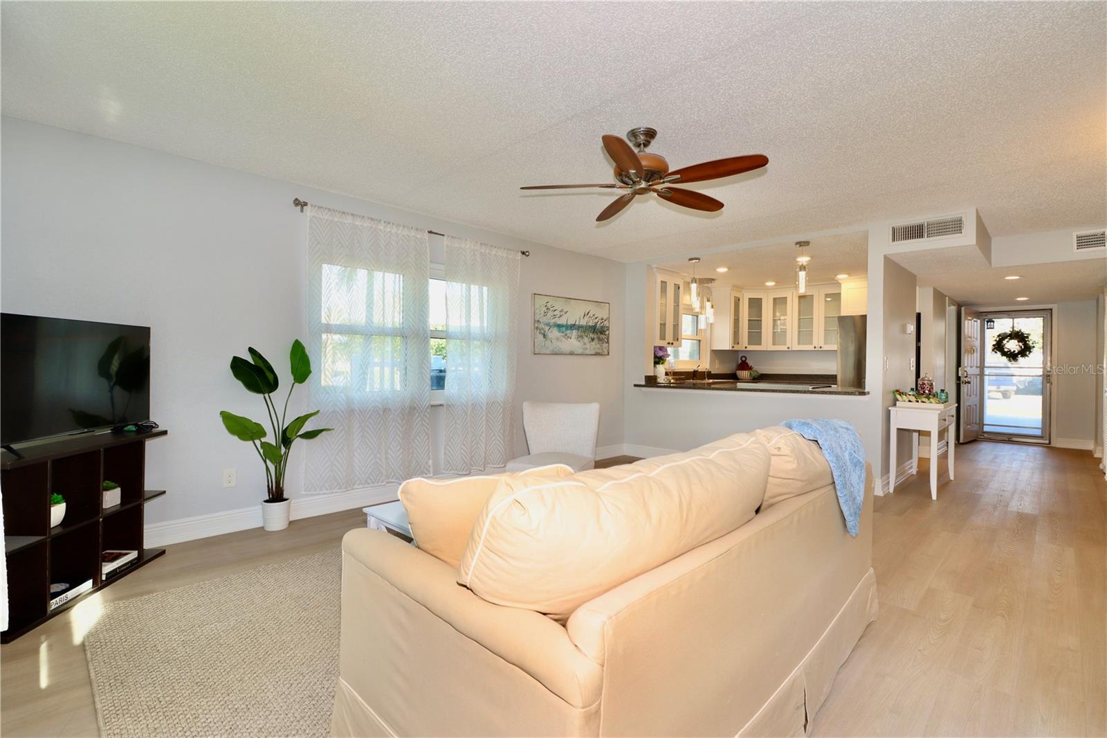 Image 17 of 47 For 3203 Landmark Drive 2105