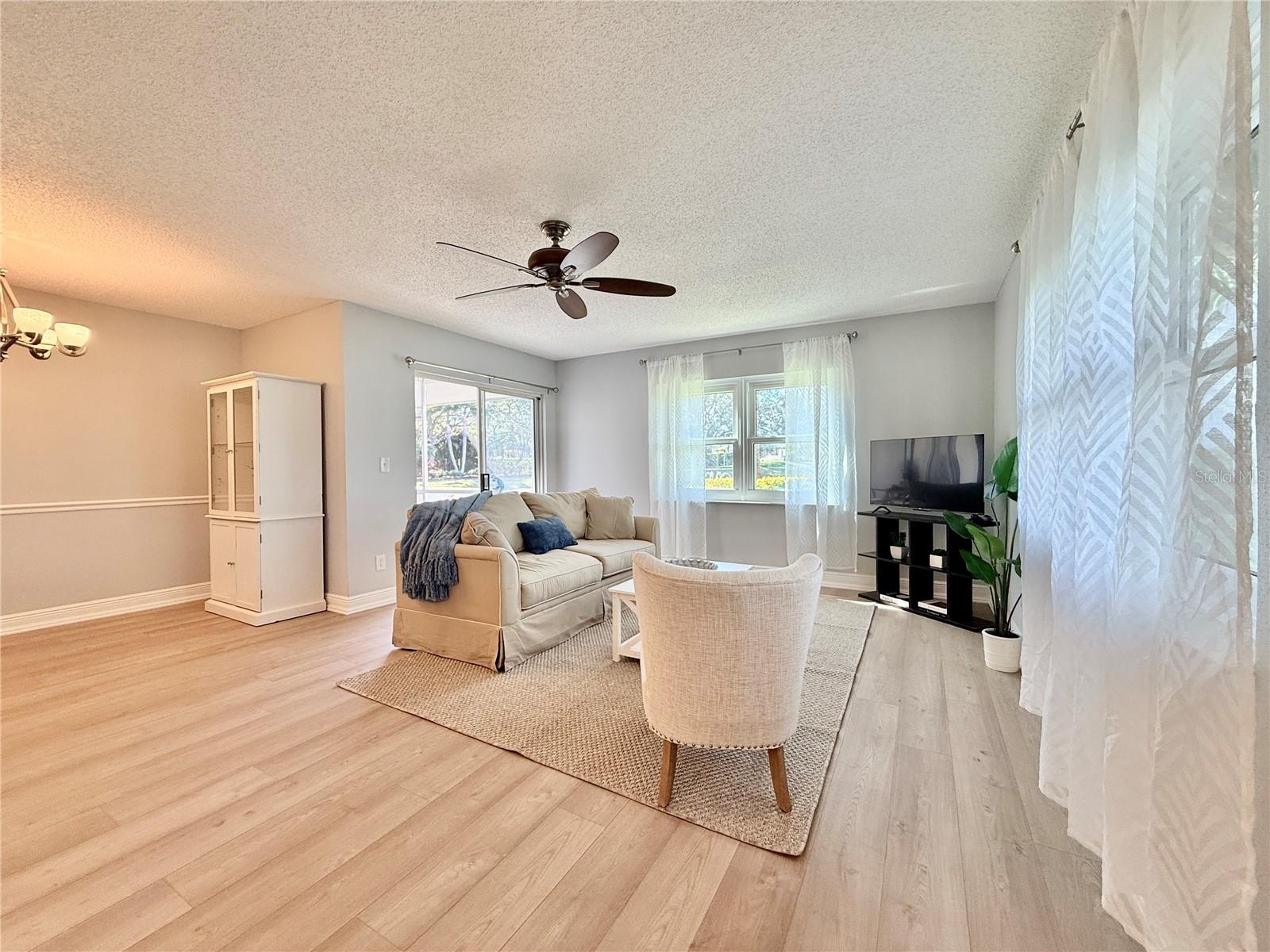 Image 18 of 47 For 3203 Landmark Drive 2105