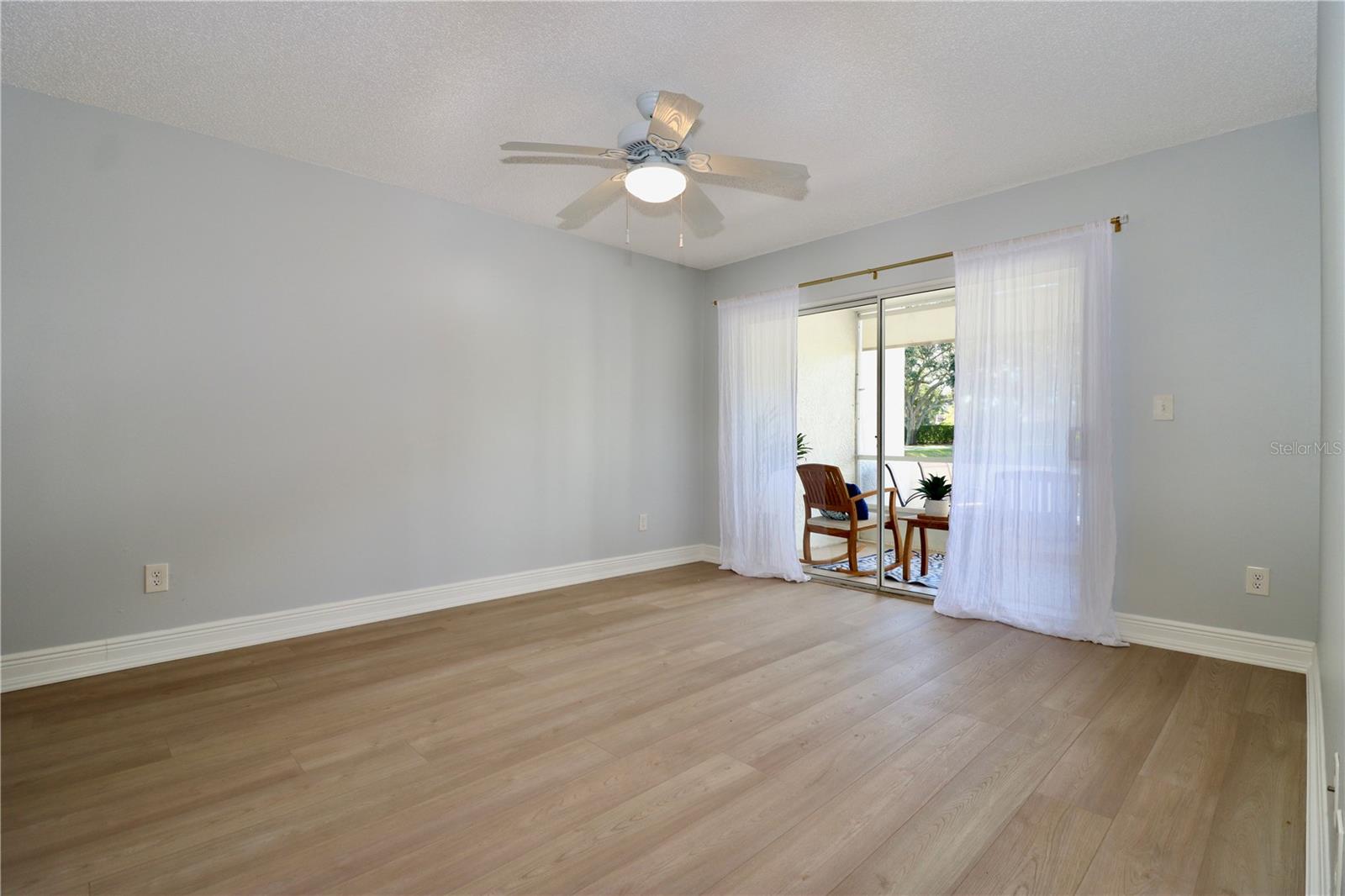 Image 20 of 47 For 3203 Landmark Drive 2105