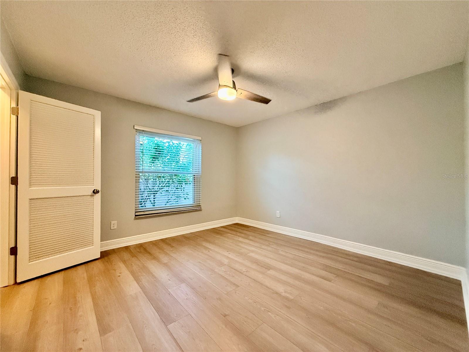 Image 29 of 47 For 3203 Landmark Drive 2105