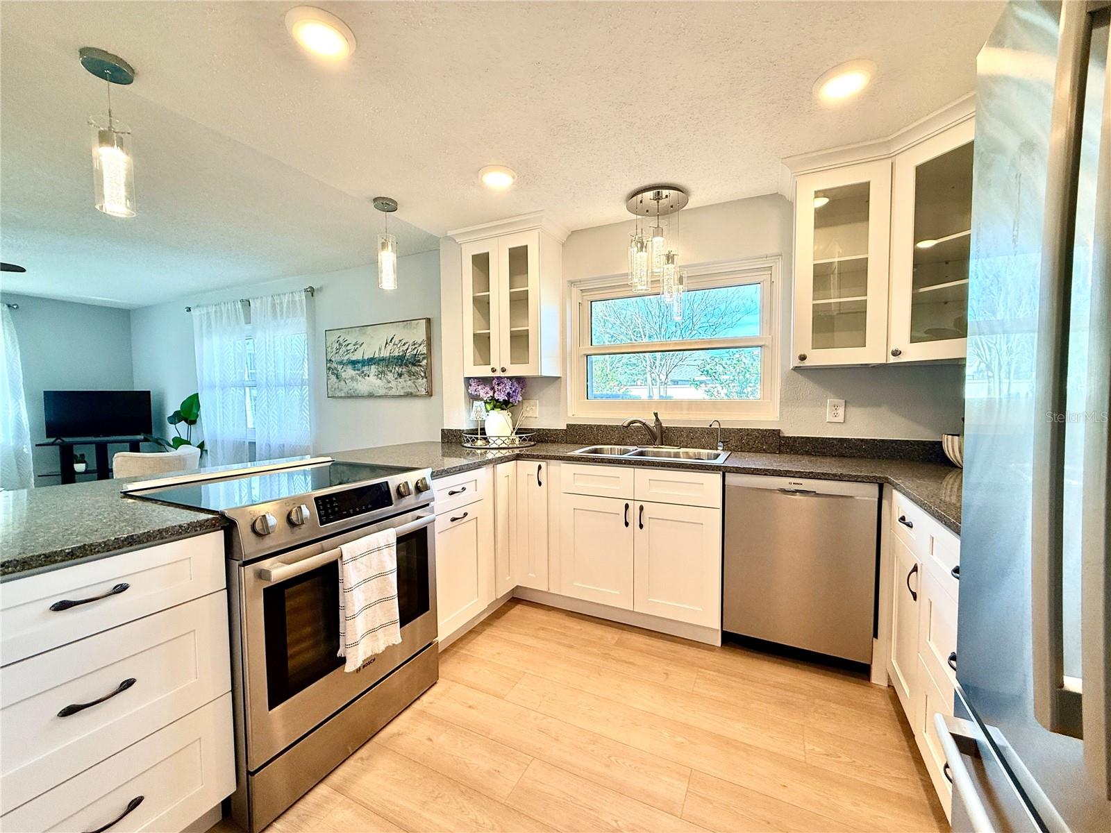 Image 9 of 47 For 3203 Landmark Drive 2105