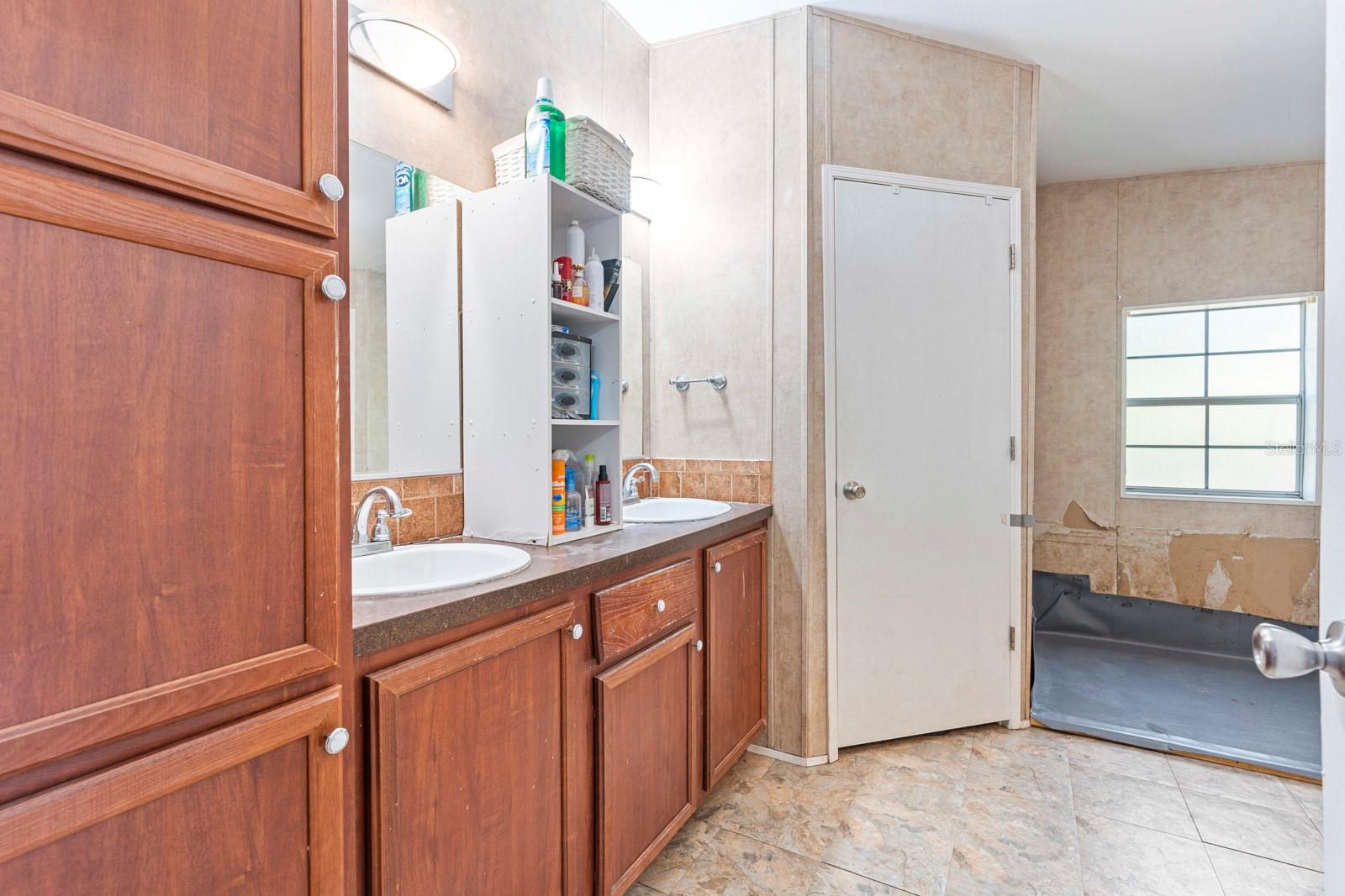 Image 33 of 50 For 10536 Smokie Creek Lane