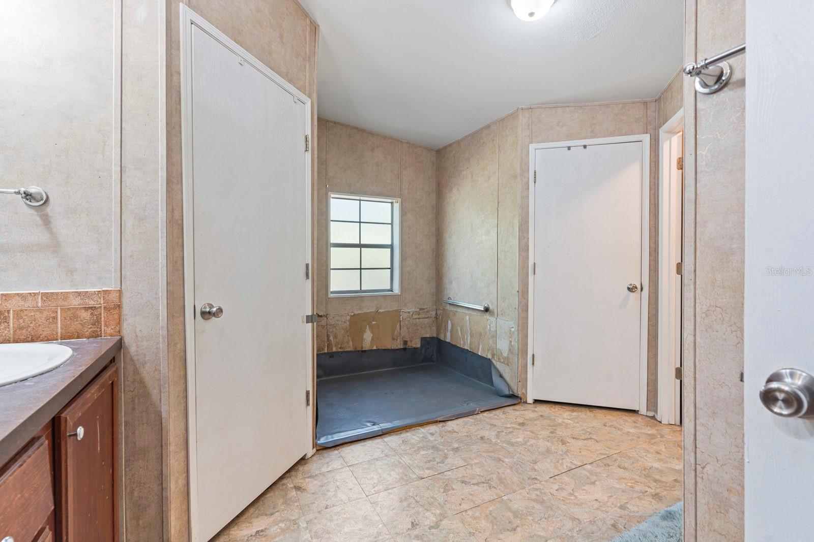 Image 36 of 50 For 10536 Smokie Creek Lane