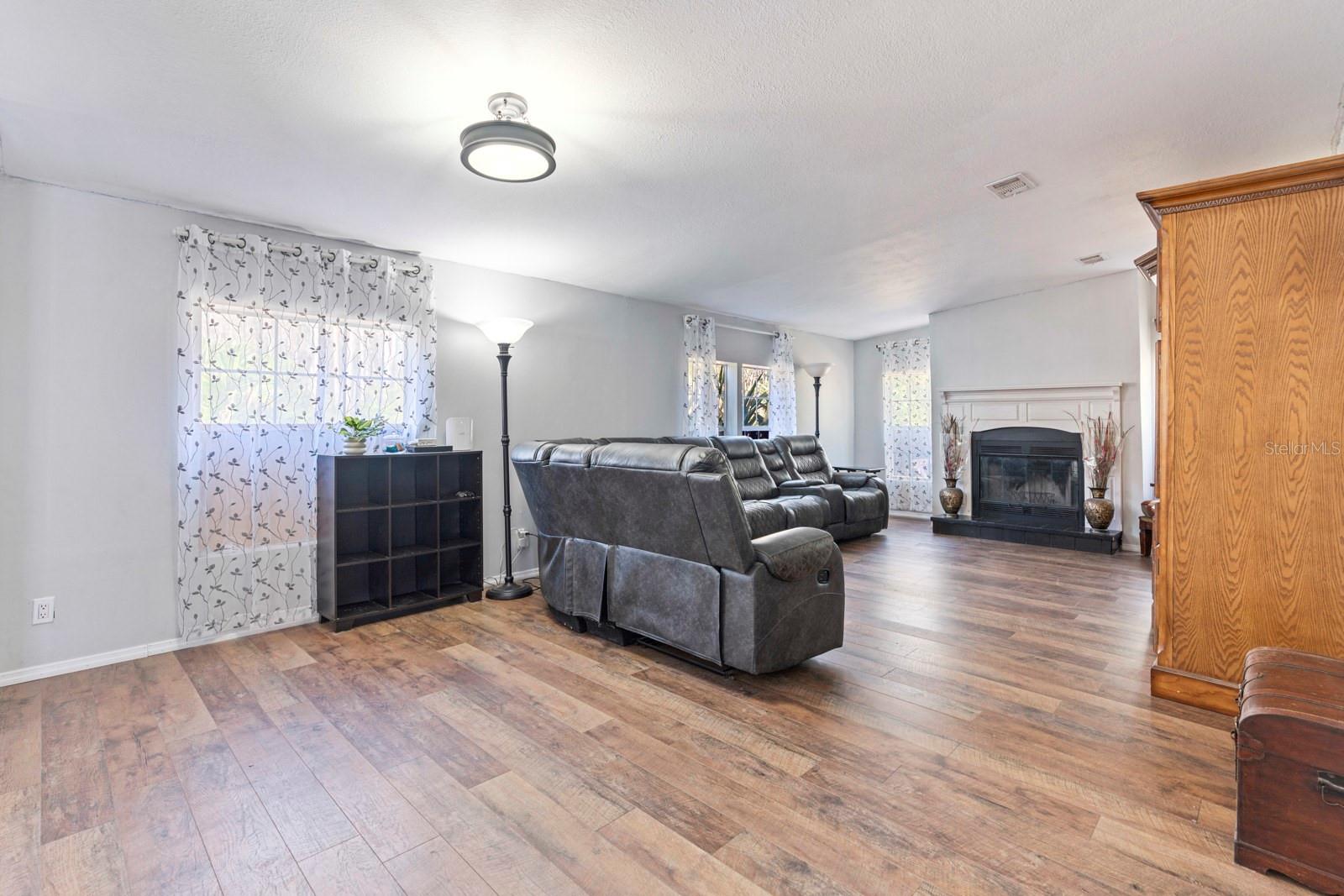 Image 9 of 50 For 10536 Smokie Creek Lane