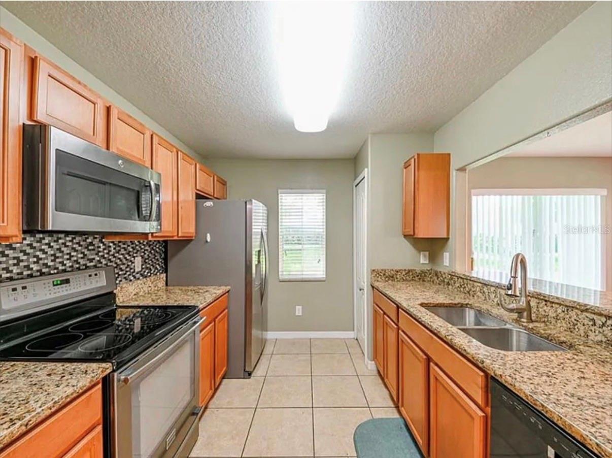 Image 13 of 30 For 37706 Aaralyn Road