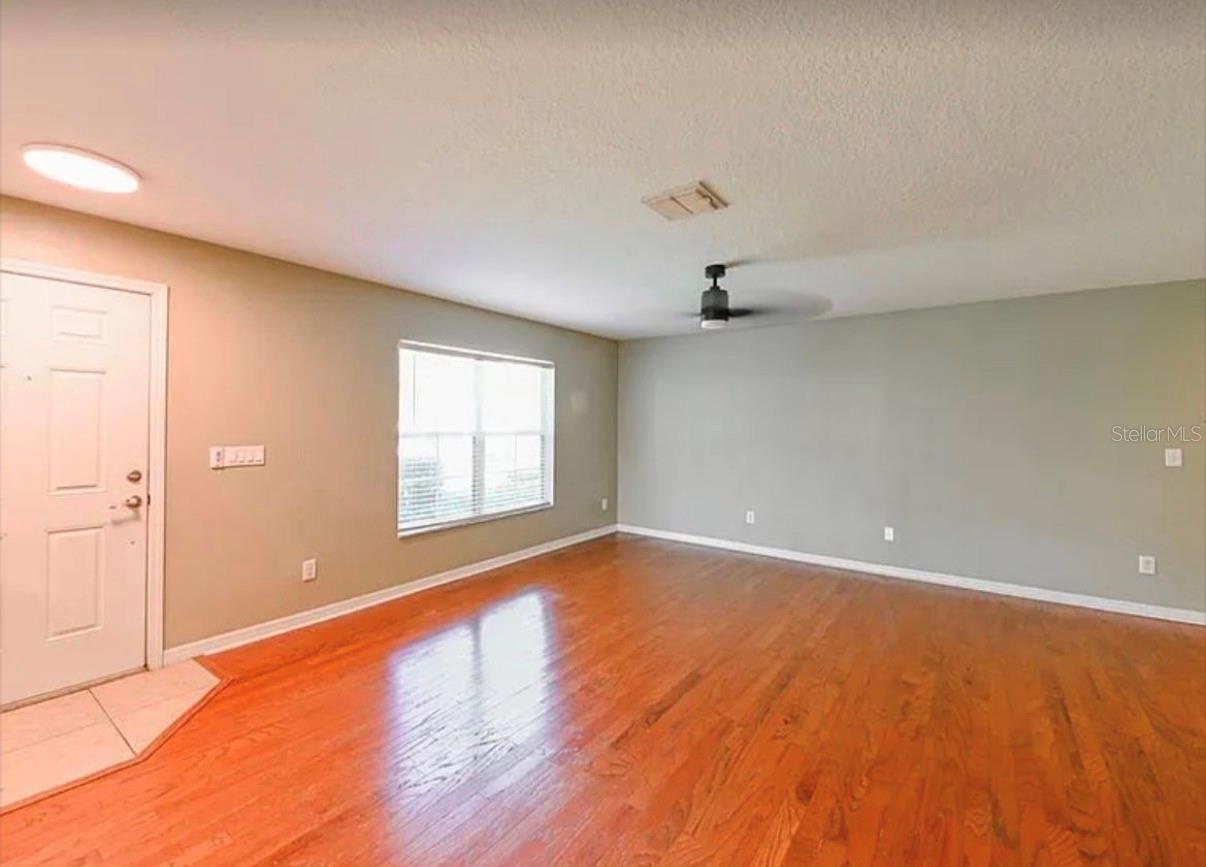 Image 7 of 30 For 37706 Aaralyn Road